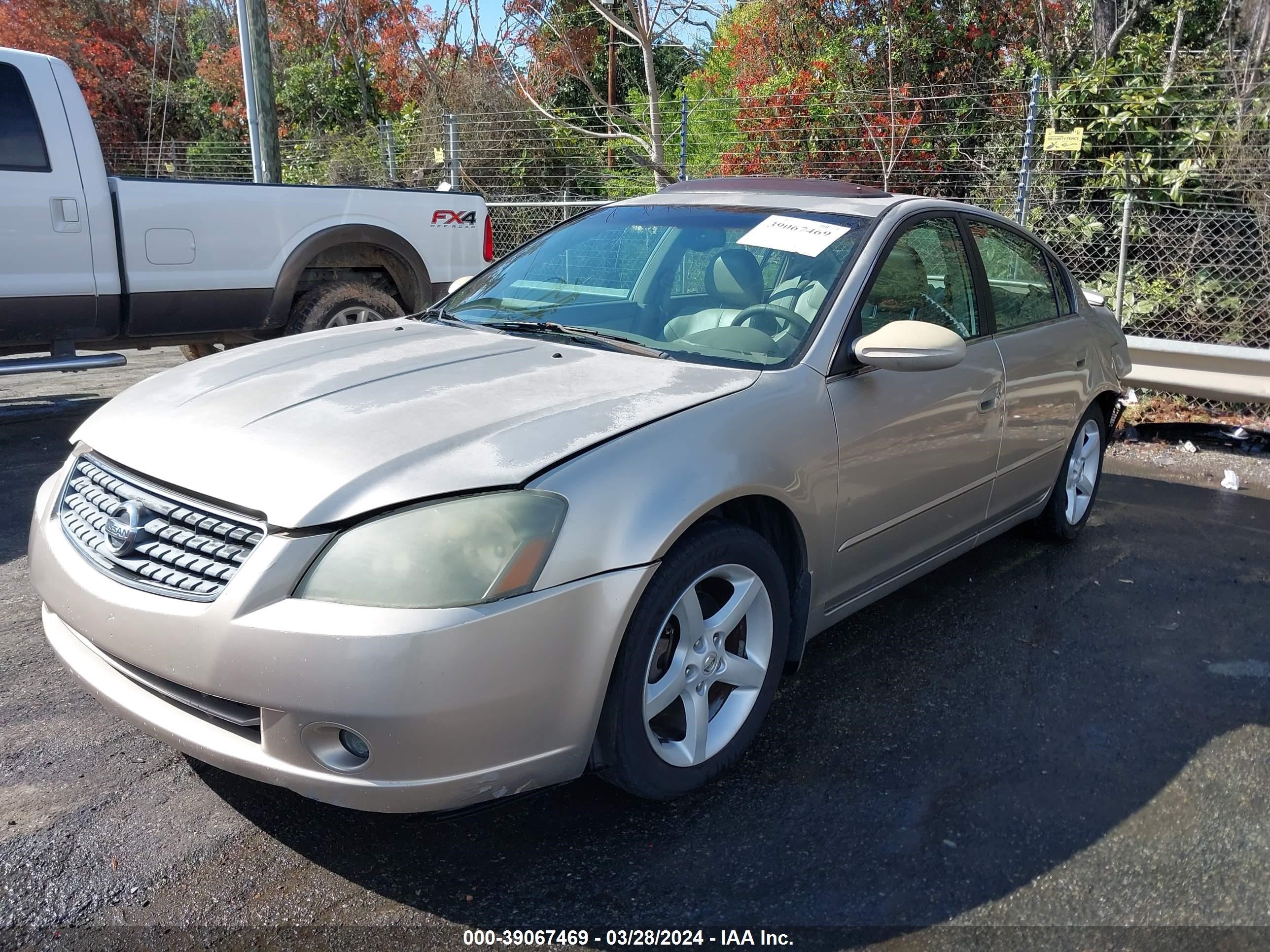 Photo 1 VIN: 1N4BL11D15C337571 - NISSAN ALTIMA 