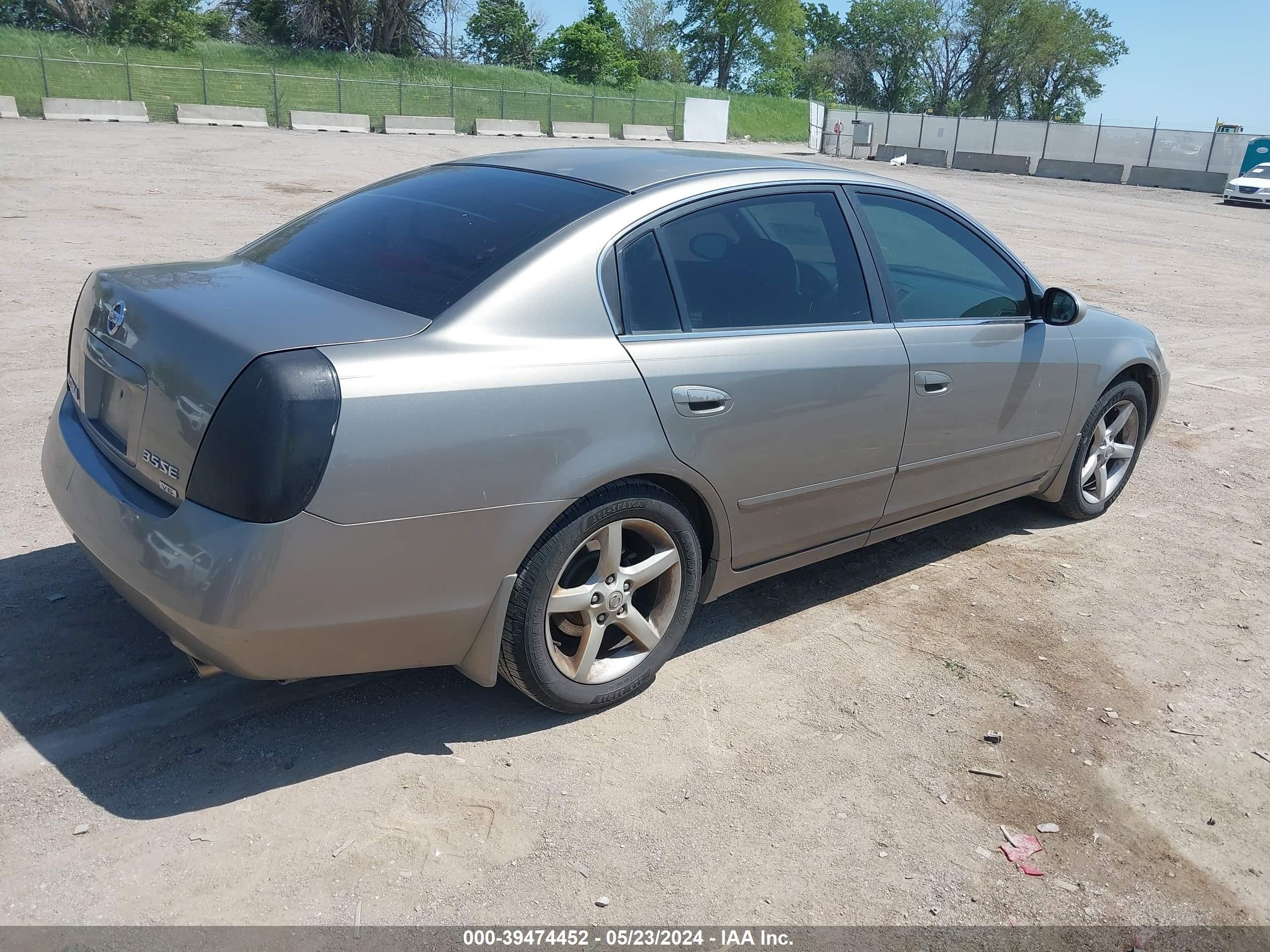 Photo 3 VIN: 1N4BL11D65N450257 - NISSAN ALTIMA 