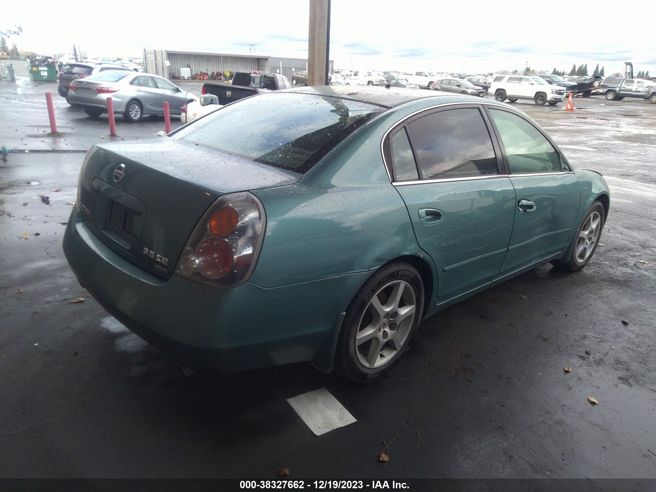 Photo 3 VIN: 1N4BL11D72C118349 - NISSAN ALTIMA 