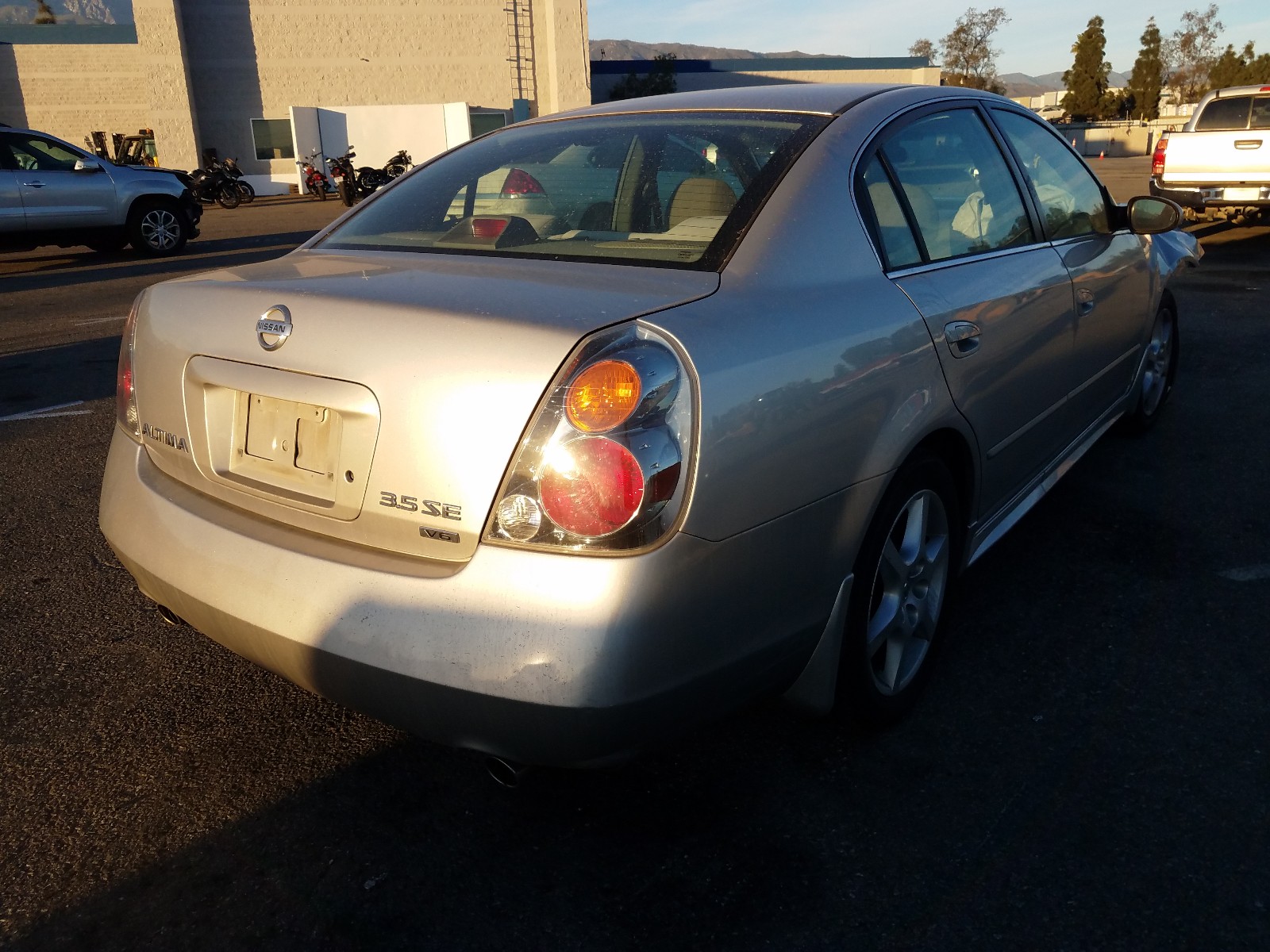 Photo 3 VIN: 1N4BL11D73C255048 - NISSAN ALTIMA SE 