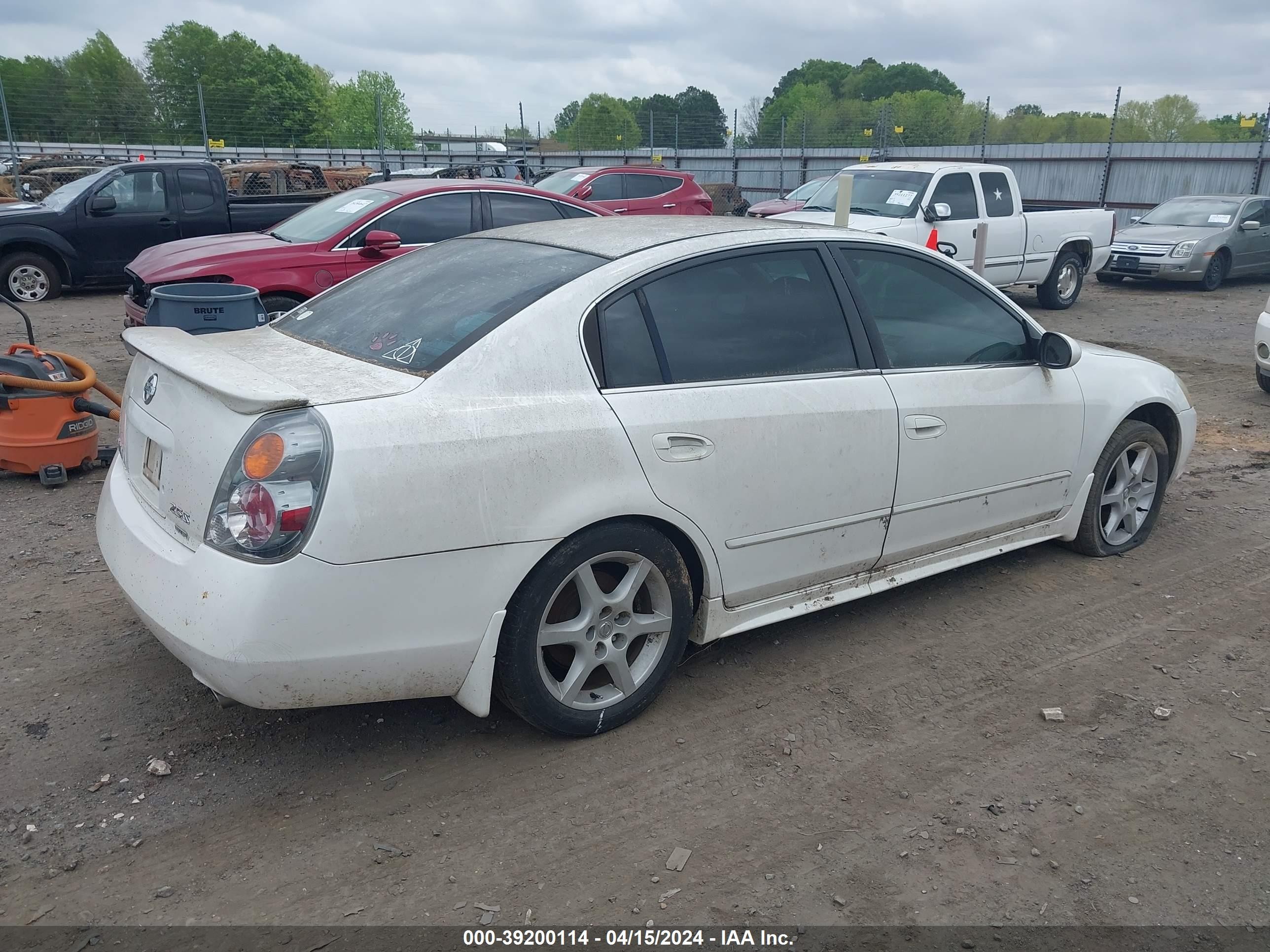 Photo 3 VIN: 1N4BL11D73C255681 - NISSAN ALTIMA 