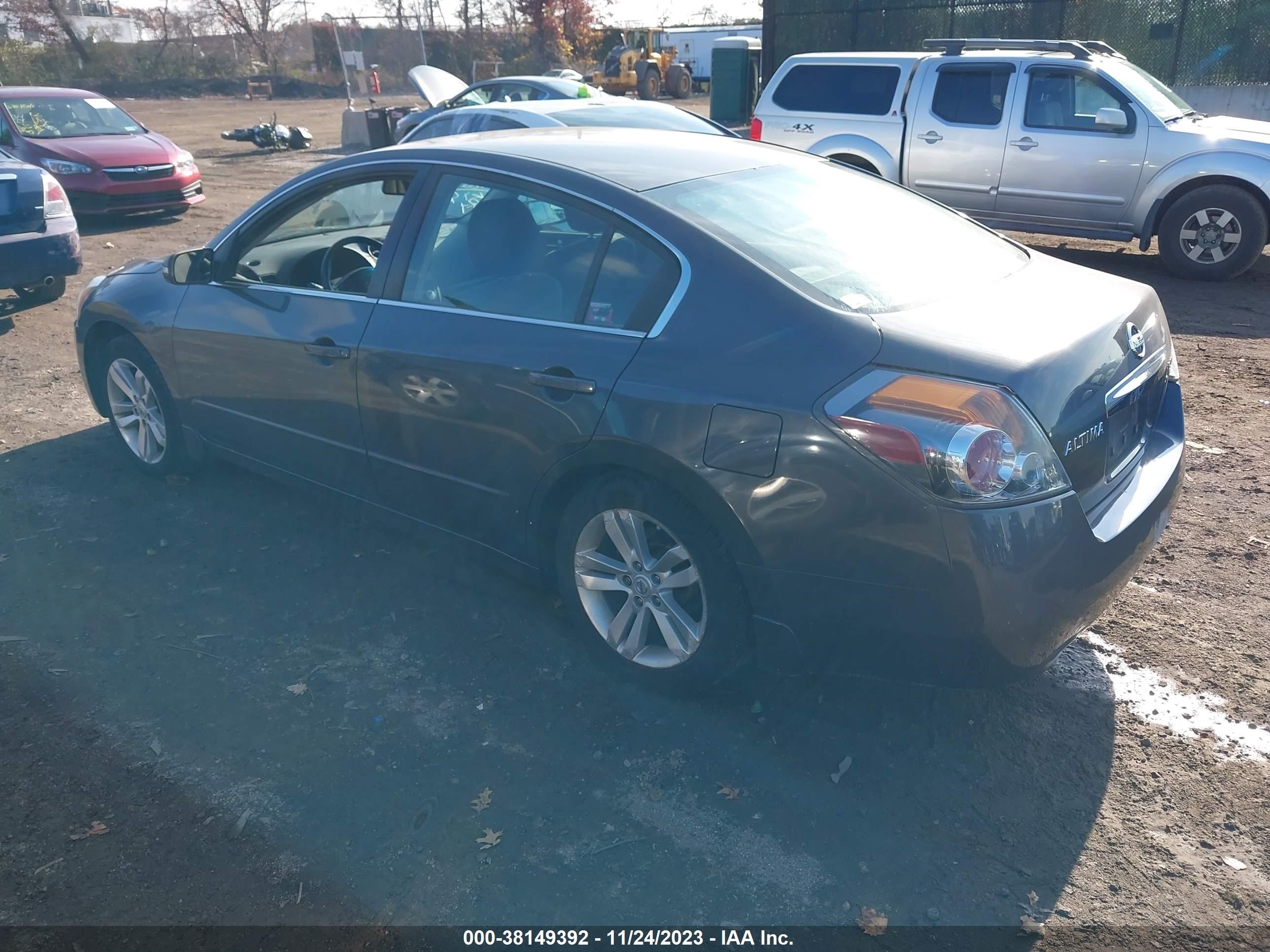 Photo 2 VIN: 1N4BL2AP6BN487840 - NISSAN ALTIMA 