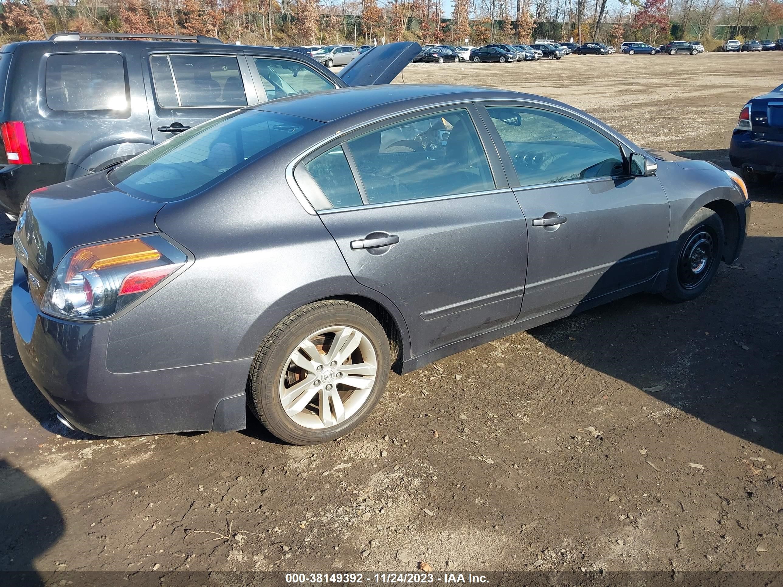 Photo 3 VIN: 1N4BL2AP6BN487840 - NISSAN ALTIMA 