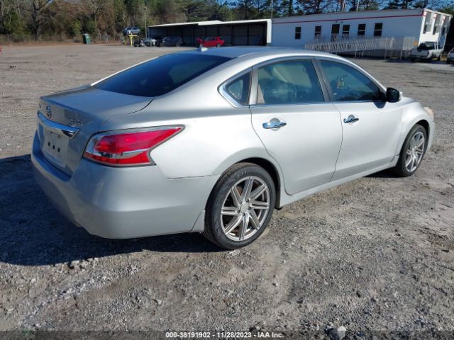 Photo 3 VIN: 1N4BL3AP1DN438098 - NISSAN ALTIMA 