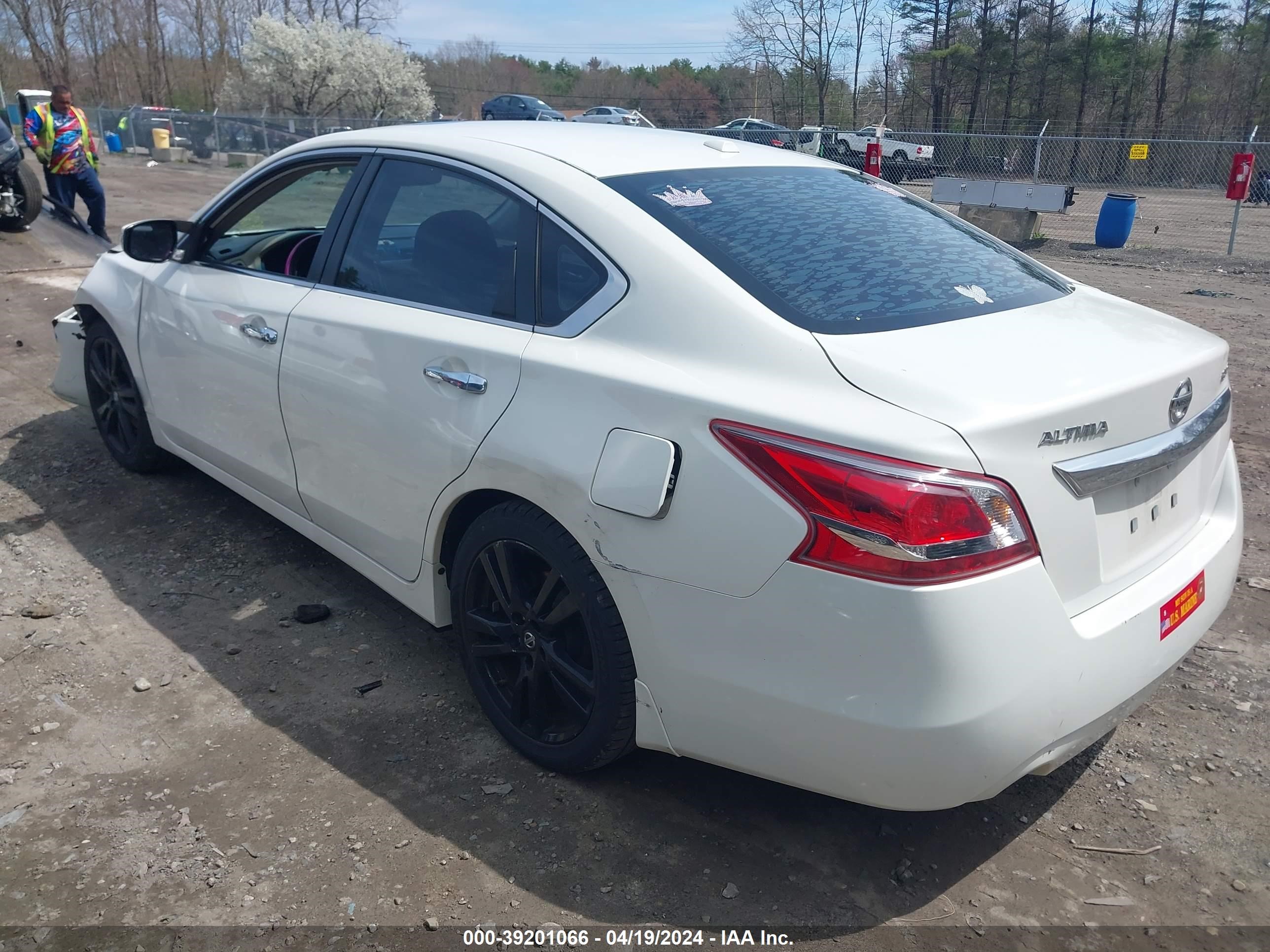 Photo 2 VIN: 1N4BL3AP2DN531079 - NISSAN ALTIMA 