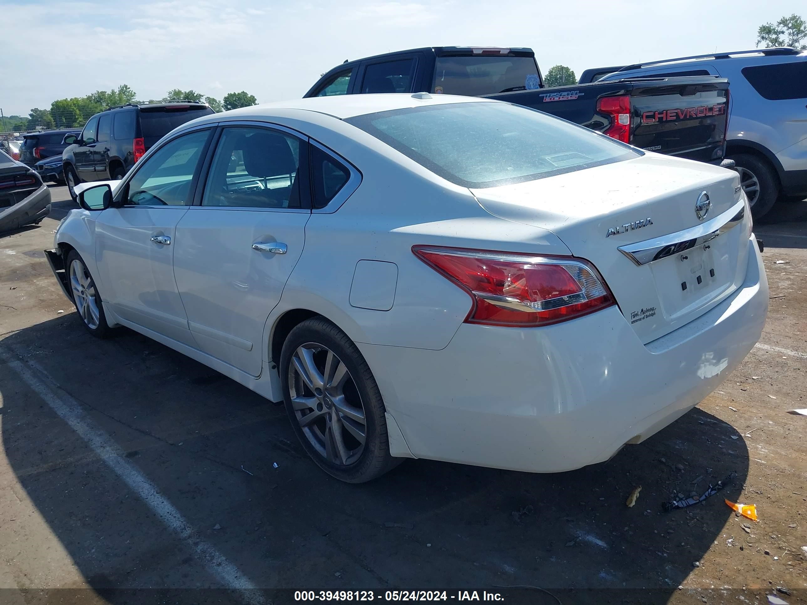 Photo 2 VIN: 1N4BL3AP3DC173194 - NISSAN ALTIMA 