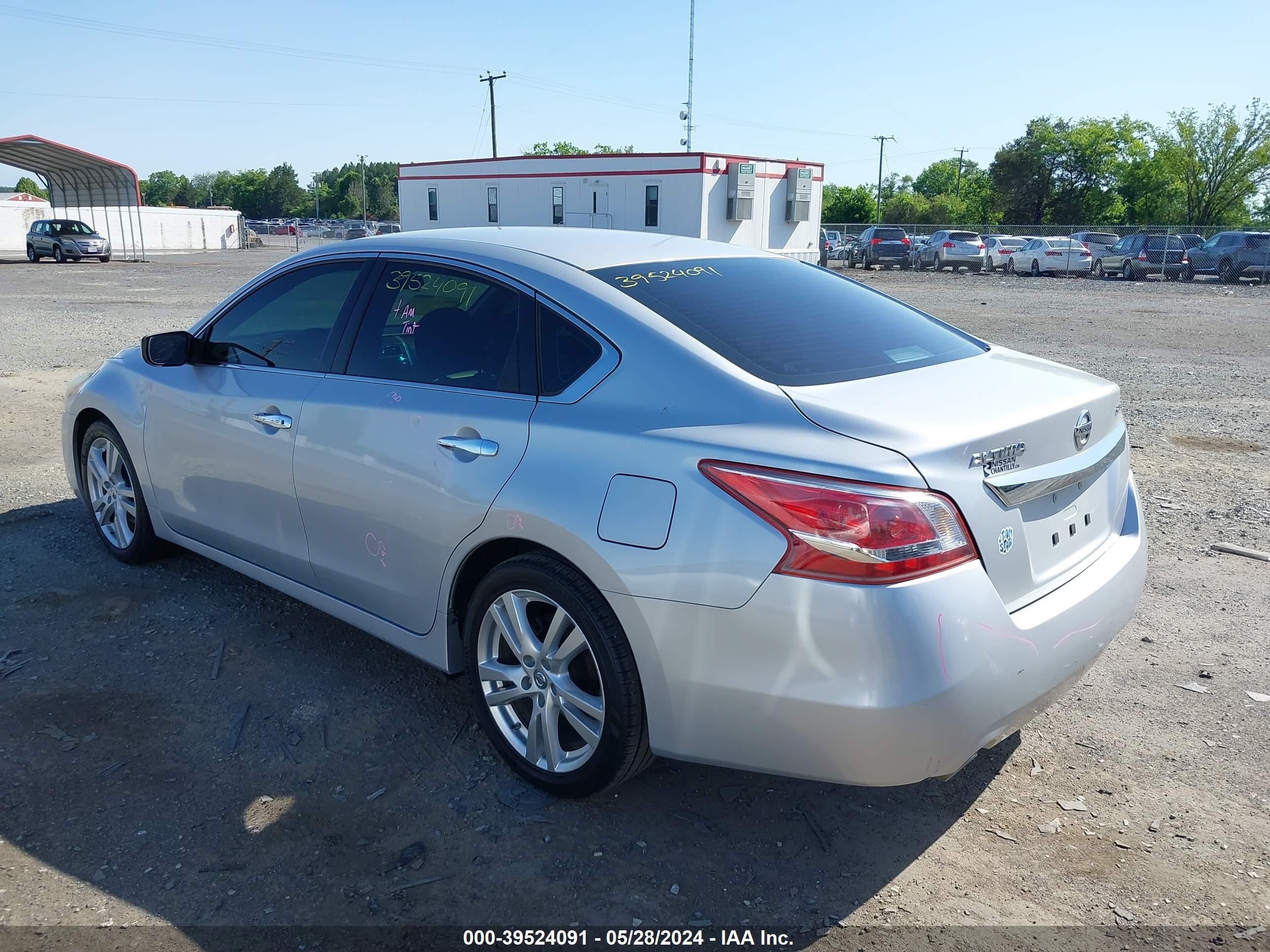 Photo 2 VIN: 1N4BL3AP5DC226753 - NISSAN ALTIMA 