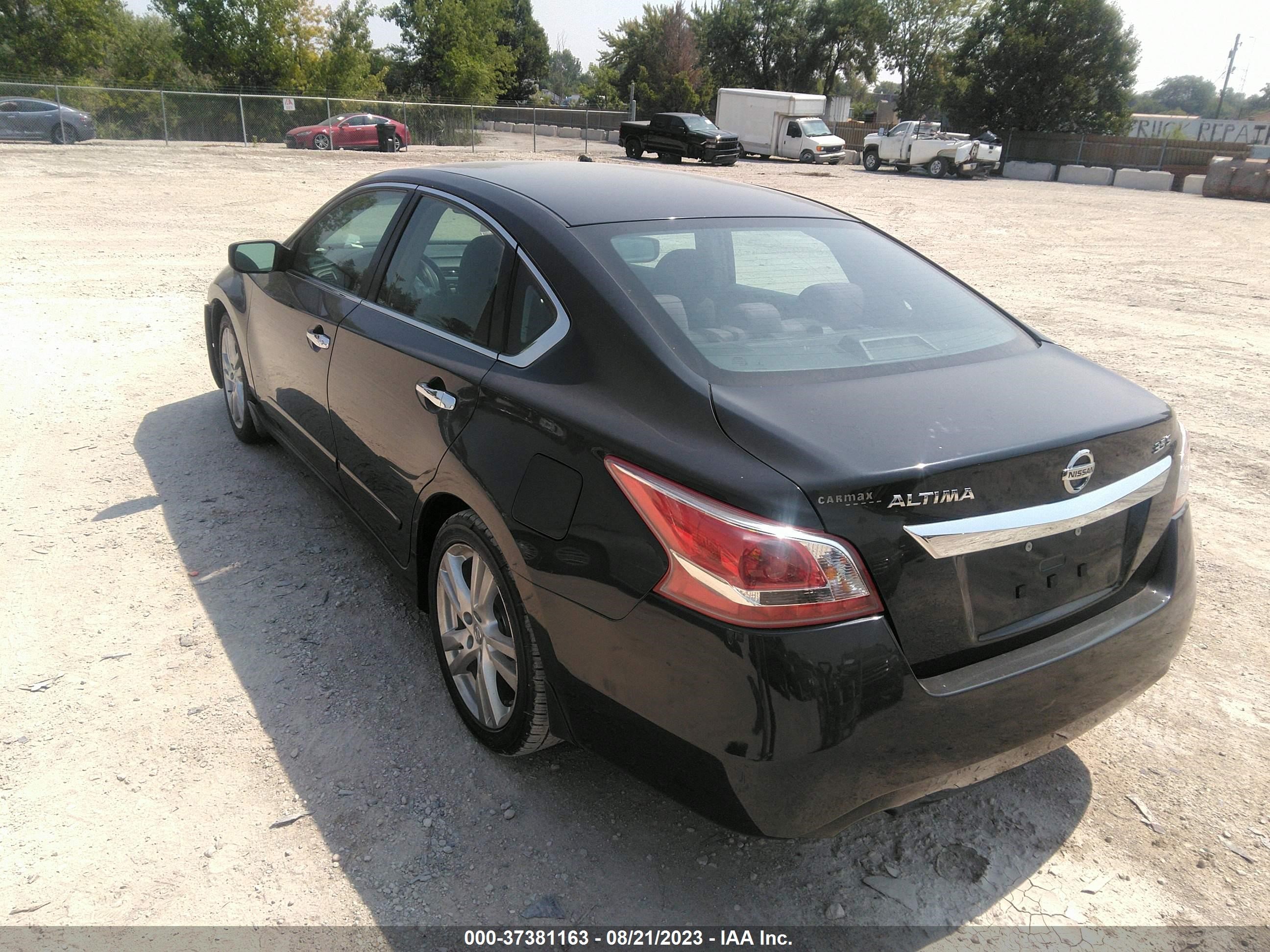 Photo 2 VIN: 1N4BL3AP6DN460033 - NISSAN ALTIMA 