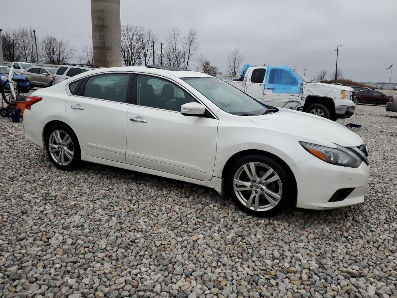 Photo 3 VIN: 1N4BL3AP9HC256053 - NISSAN ALTIMA 