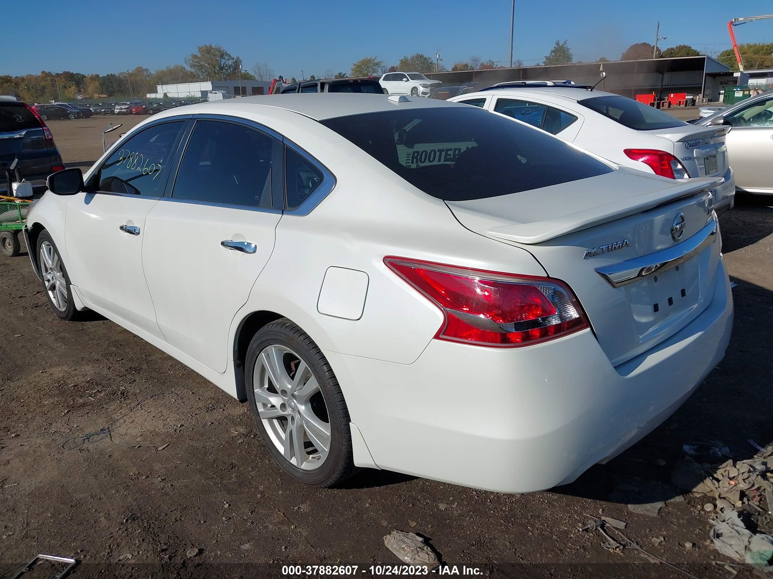 Photo 2 VIN: 1N4BL3APXDC243239 - NISSAN ALTIMA 