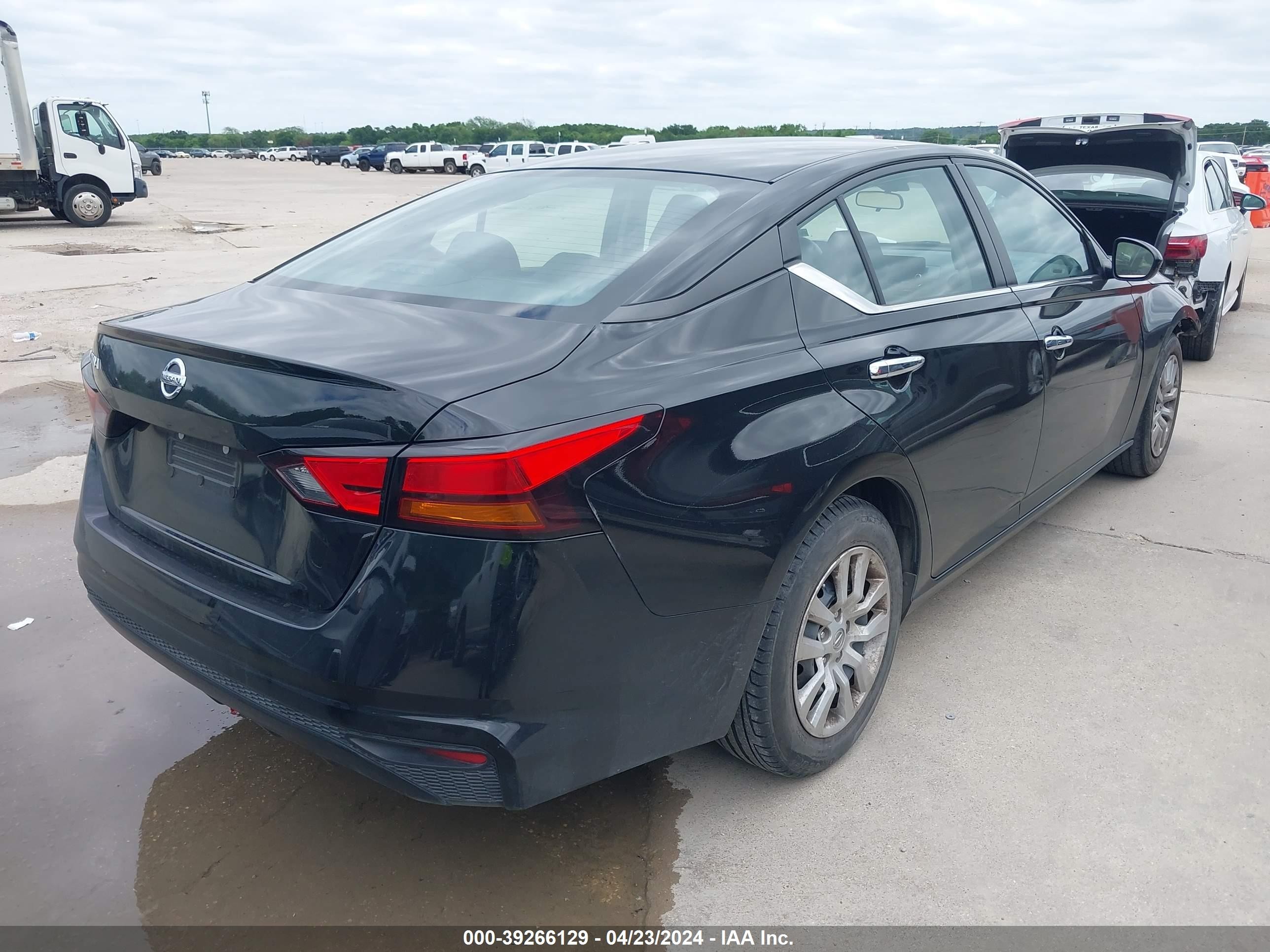 Photo 3 VIN: 1N4BL4BV3MN388176 - NISSAN ALTIMA S 