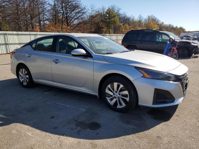 Photo 3 VIN: 1N4BL4BV6PN403807 - NISSAN ALTIMA S 