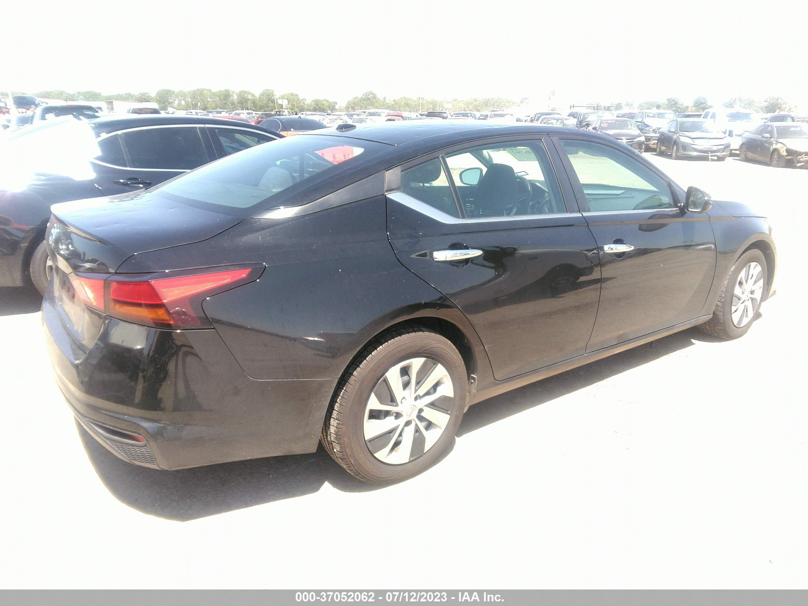 Photo 3 VIN: 1N4BL4BV8LC143402 - NISSAN ALTIMA 