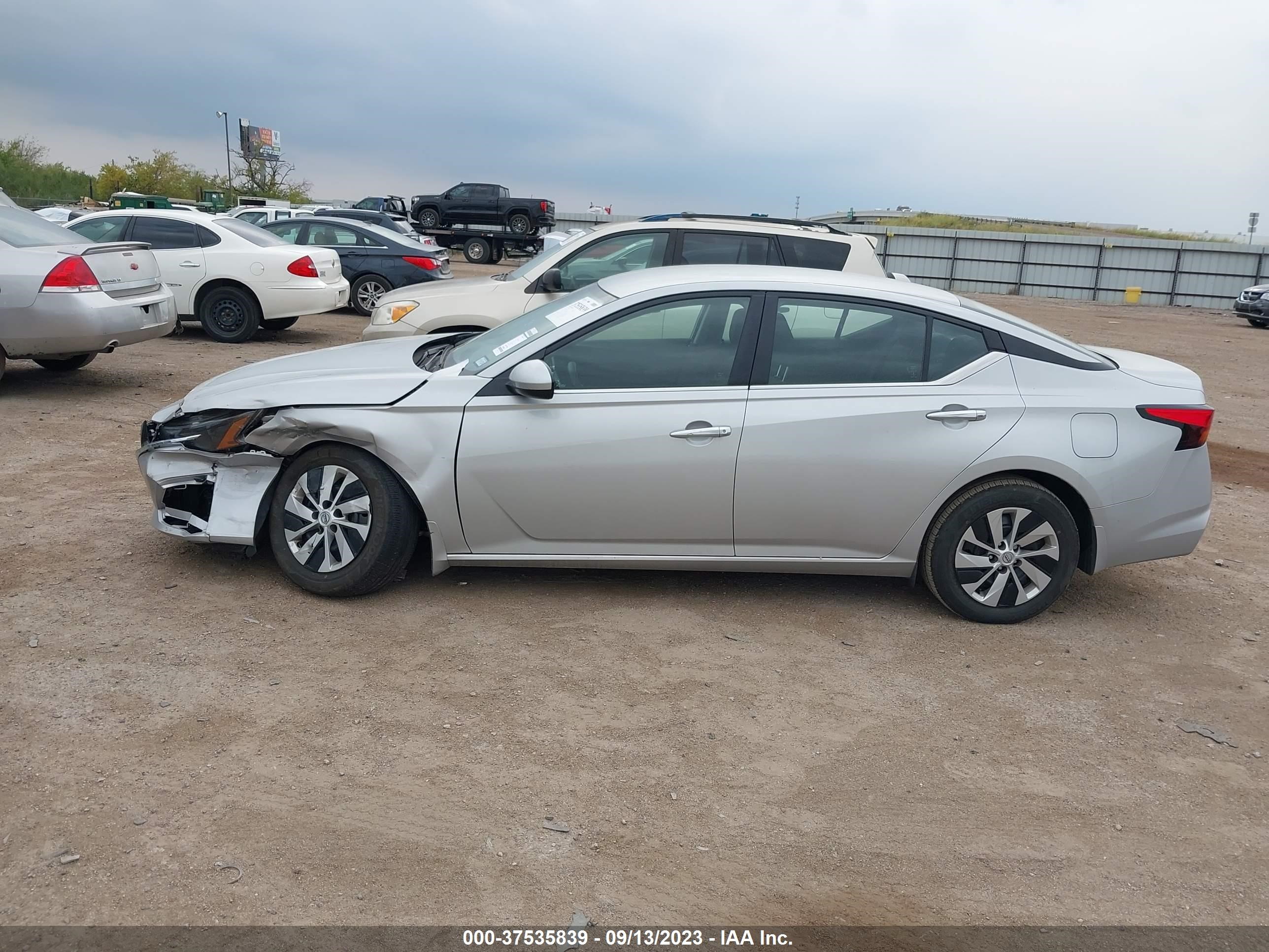 Photo 12 VIN: 1N4BL4BV9PN330349 - NISSAN ALTIMA 