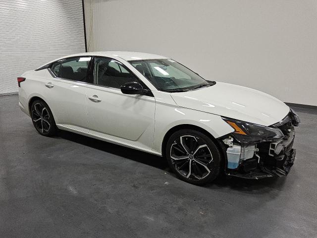 Photo 3 VIN: 1N4BL4CV1PN341358 - NISSAN ALTIMA SR 