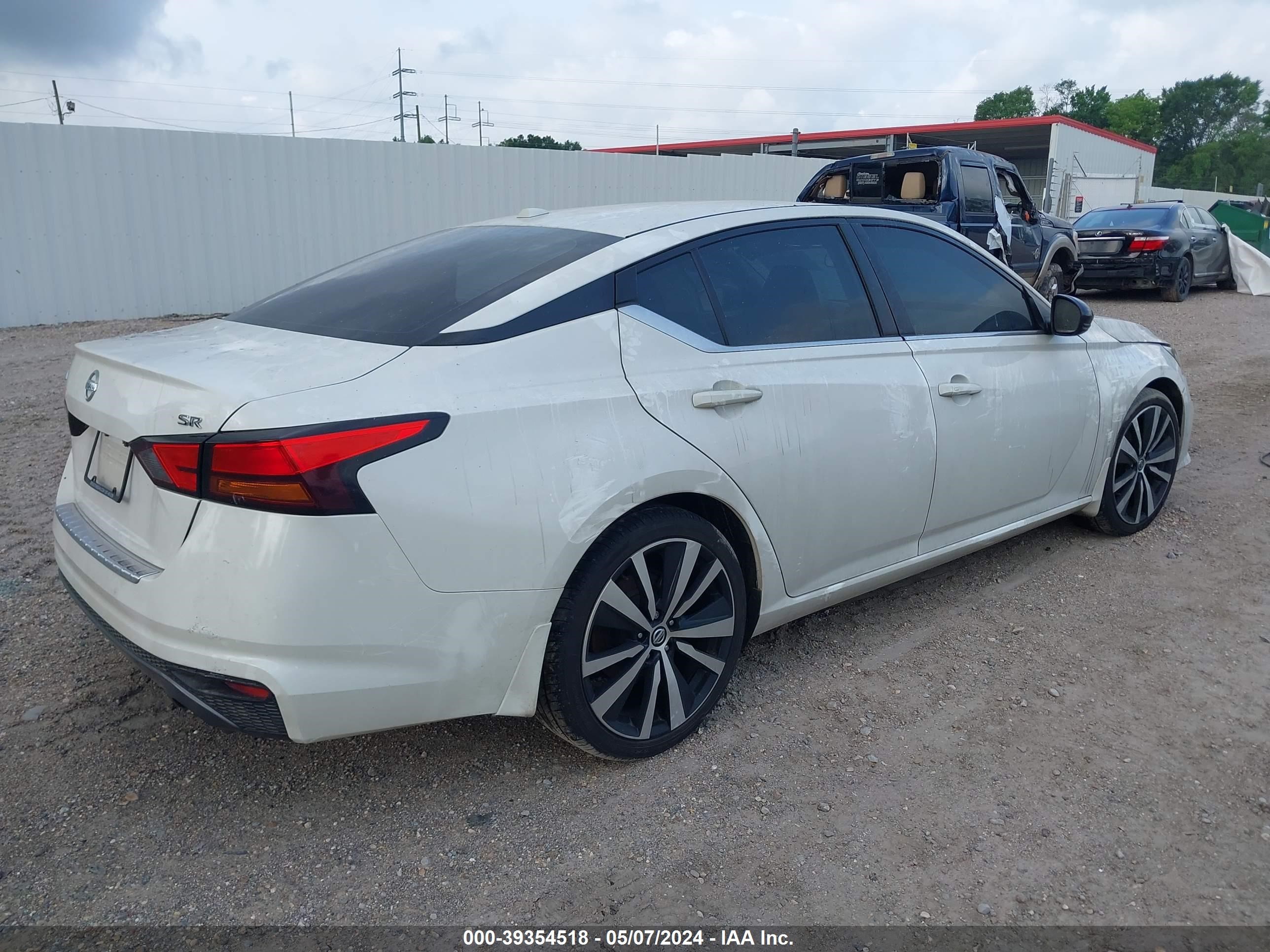 Photo 3 VIN: 1N4BL4CV2KN317966 - NISSAN ALTIMA 