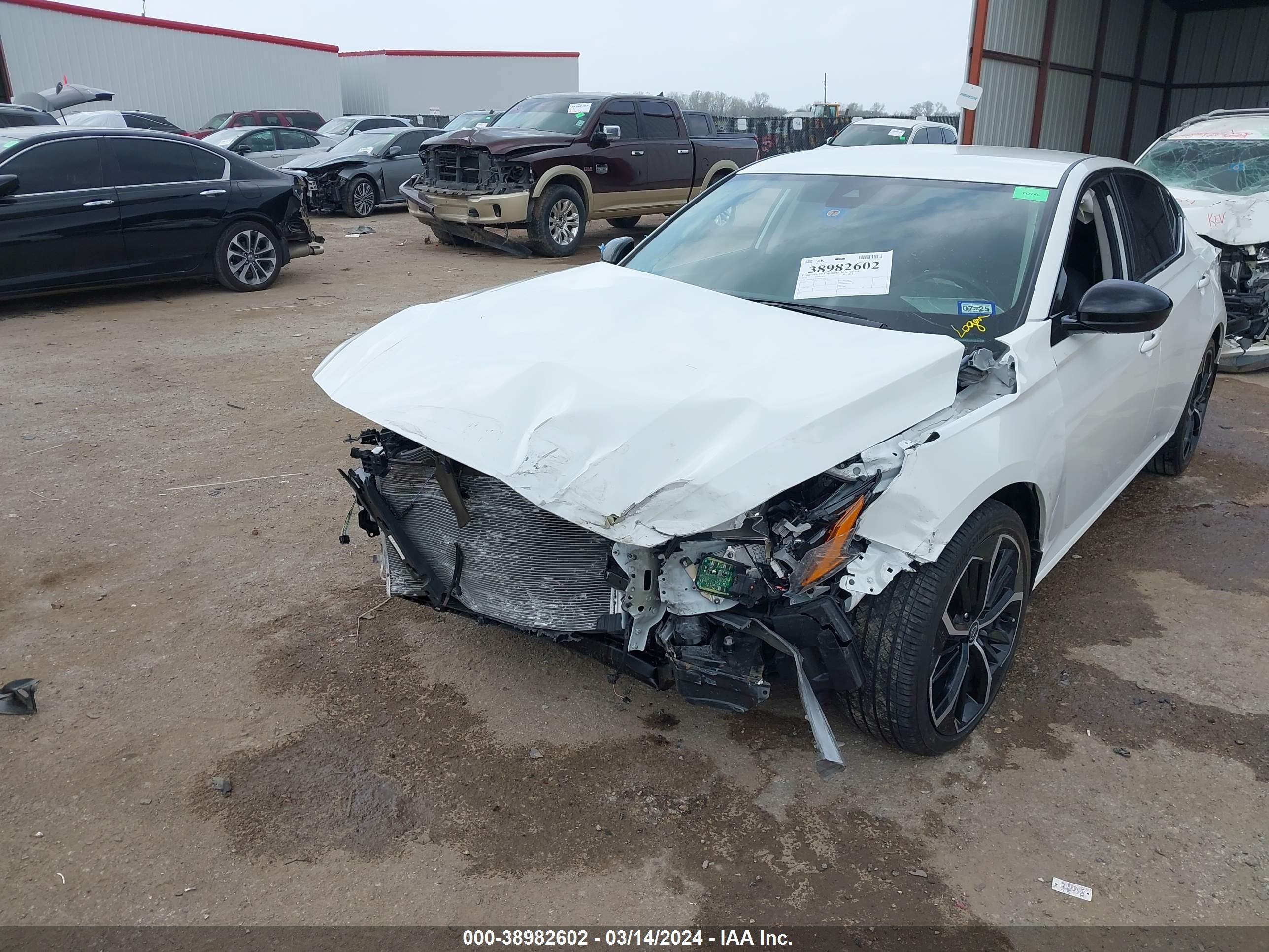 Photo 5 VIN: 1N4BL4CV2PN407366 - NISSAN ALTIMA 