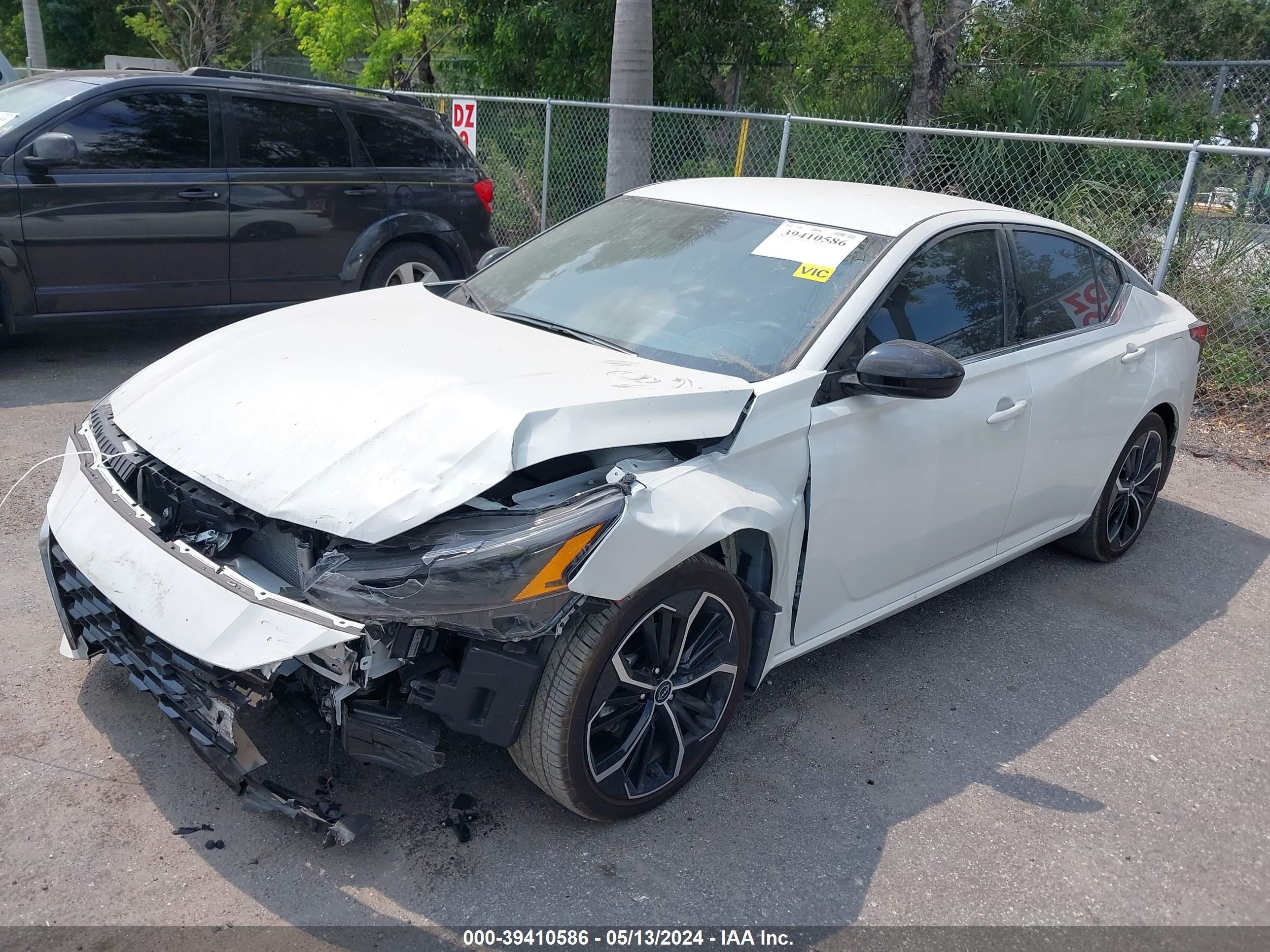 Photo 1 VIN: 1N4BL4CV2RN322384 - NISSAN ALTIMA 