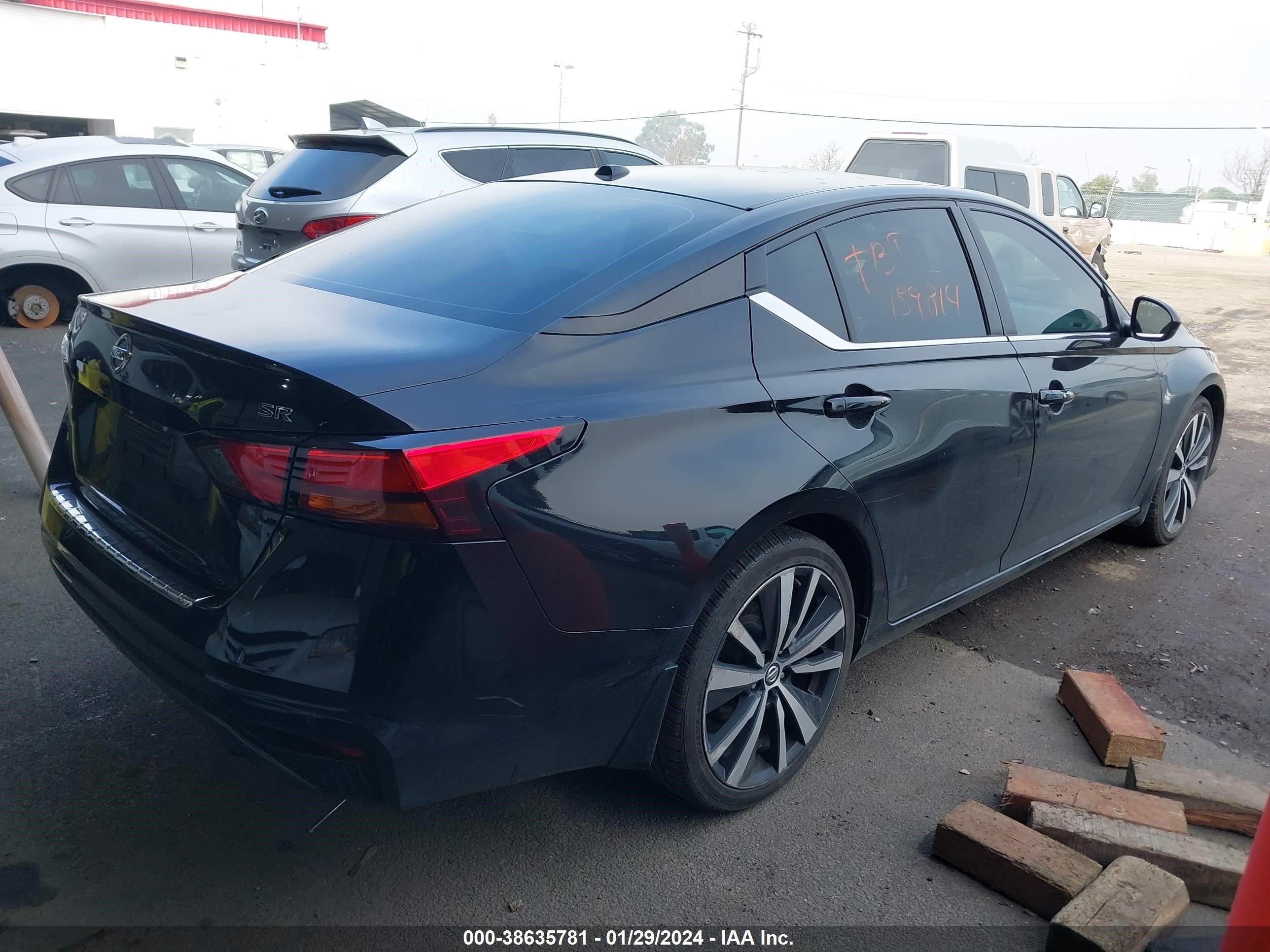 Photo 3 VIN: 1N4BL4CV3MN415228 - NISSAN ALTIMA 