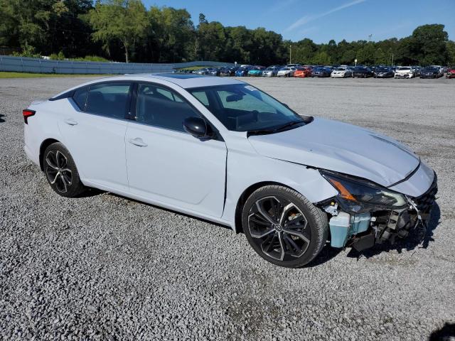 Photo 3 VIN: 1N4BL4CV5PN303275 - NISSAN ALTIMA 