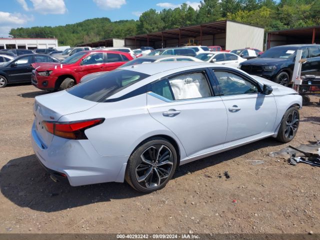 Photo 3 VIN: 1N4BL4CV5PN413744 - NISSAN ALTIMA 