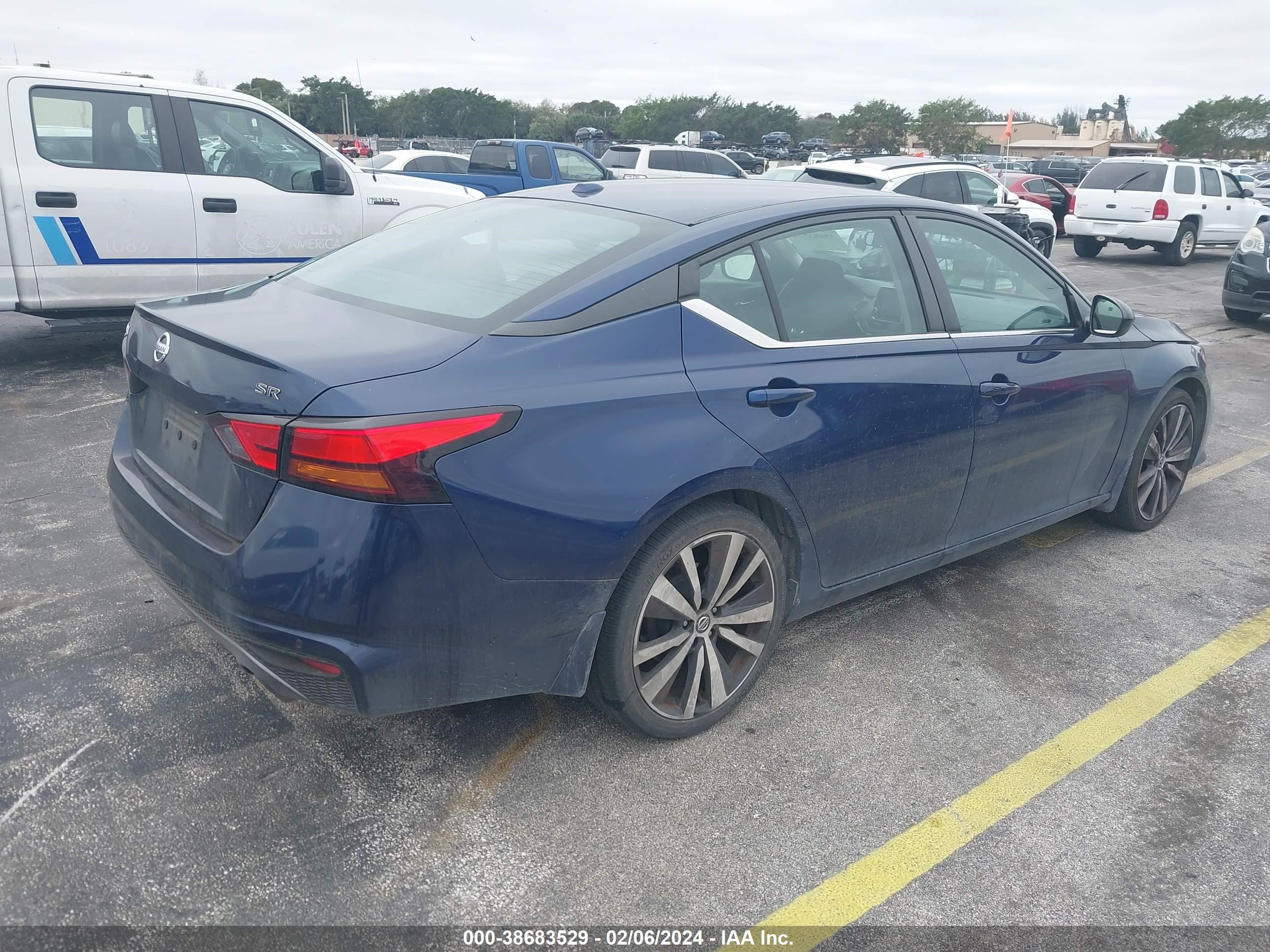 Photo 3 VIN: 1N4BL4CV7LN319925 - NISSAN ALTIMA 