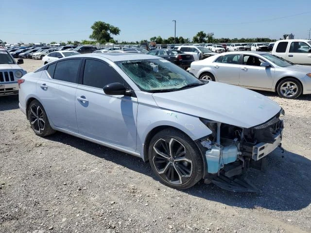 Photo 3 VIN: 1N4BL4CV8PN379167 - NISSAN ALTIMA SR 