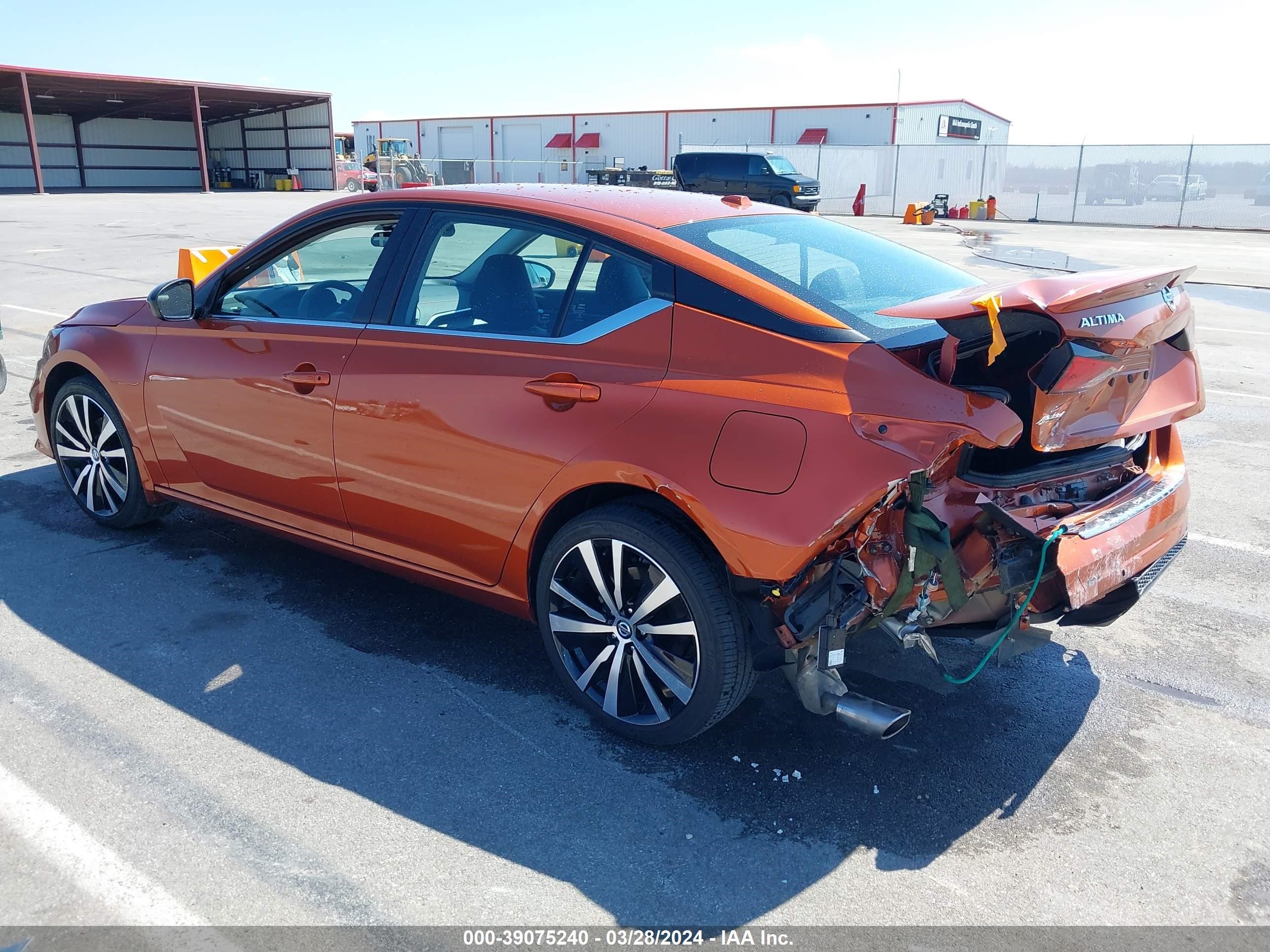 Photo 2 VIN: 1N4BL4CV9NN324238 - NISSAN ALTIMA 