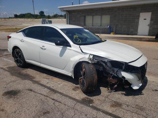 Photo 3 VIN: 1N4BL4CW0PN354823 - NISSAN ALTIMA SR 