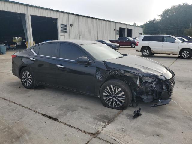 Photo 3 VIN: 1N4BL4DV4PN311205 - NISSAN ALTIMA SV 