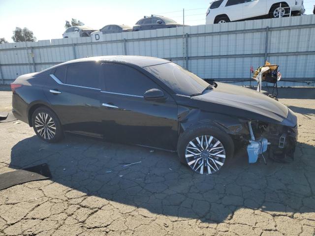 Photo 3 VIN: 1N4BL4DV4PN317764 - NISSAN ALTIMA SV 