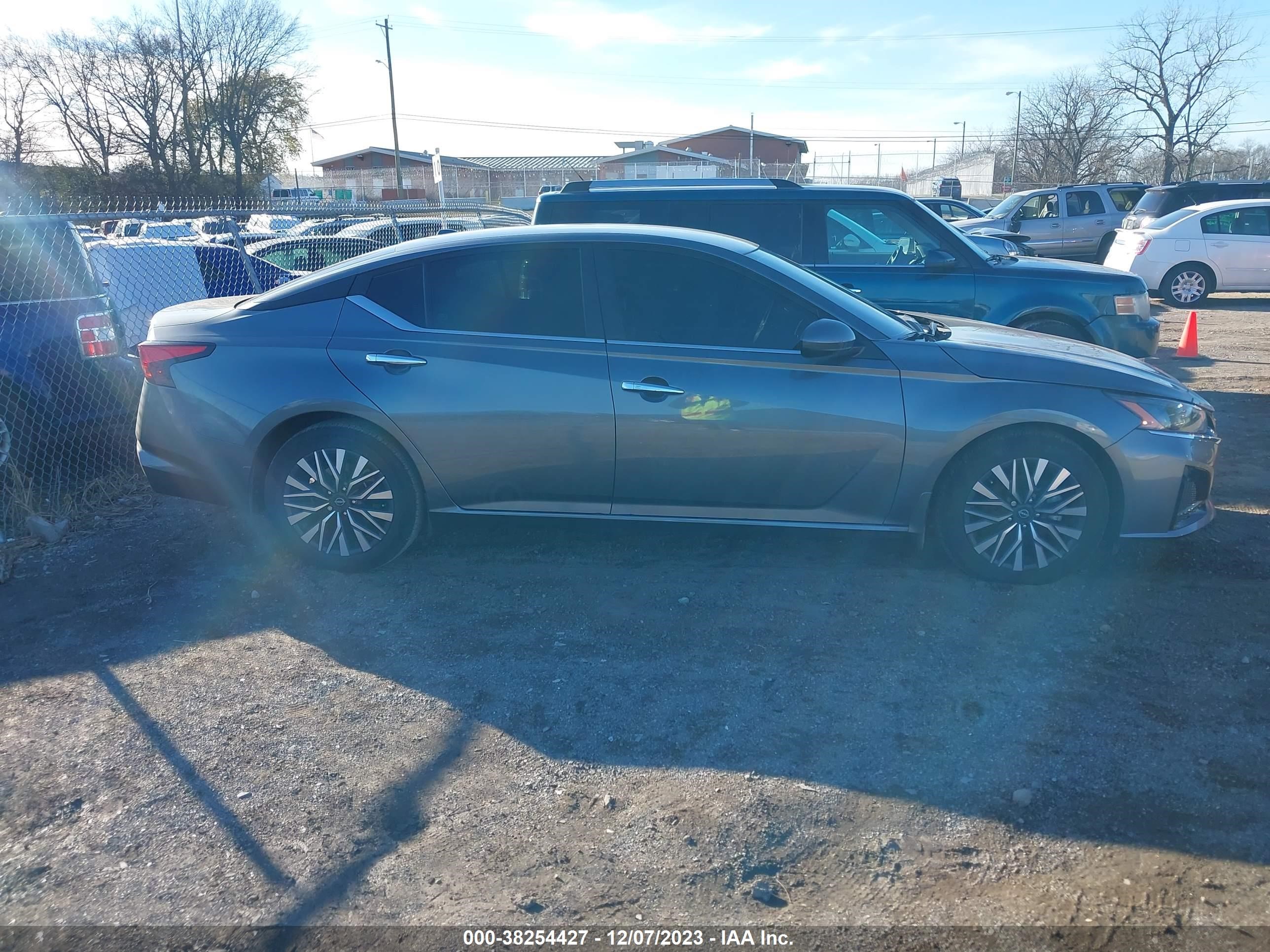 Photo 12 VIN: 1N4BL4DV4PN354006 - NISSAN ALTIMA 