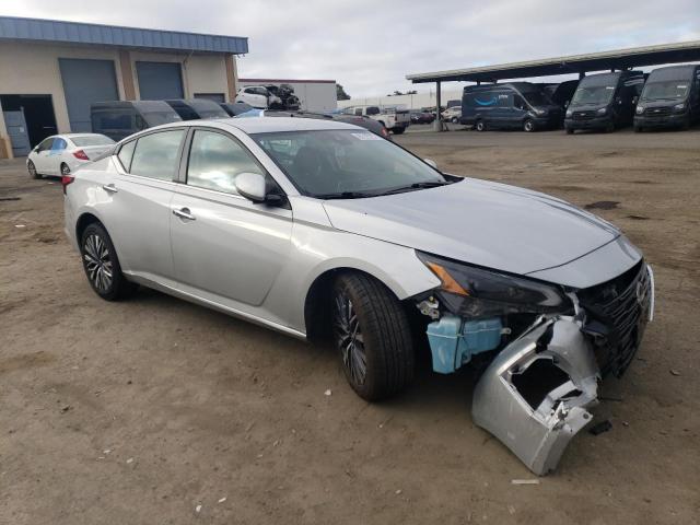 Photo 3 VIN: 1N4BL4DV5PN340034 - NISSAN ALTIMA SV 