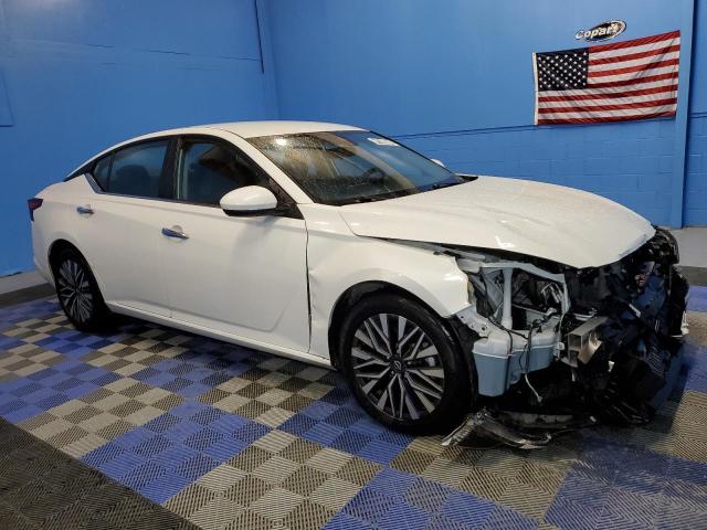 Photo 3 VIN: 1N4BL4DV6PN313196 - NISSAN ALTIMA SV 