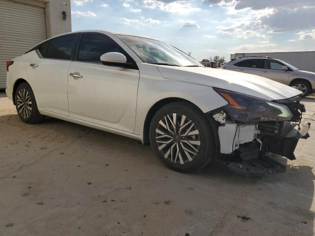 Photo 3 VIN: 1N4BL4DV6PN329401 - NISSAN ALTIMA SV 