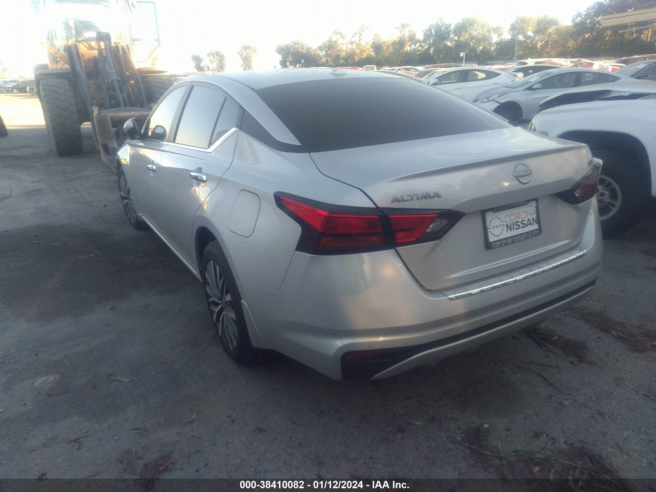 Photo 2 VIN: 1N4BL4DV6PN392921 - NISSAN ALTIMA 