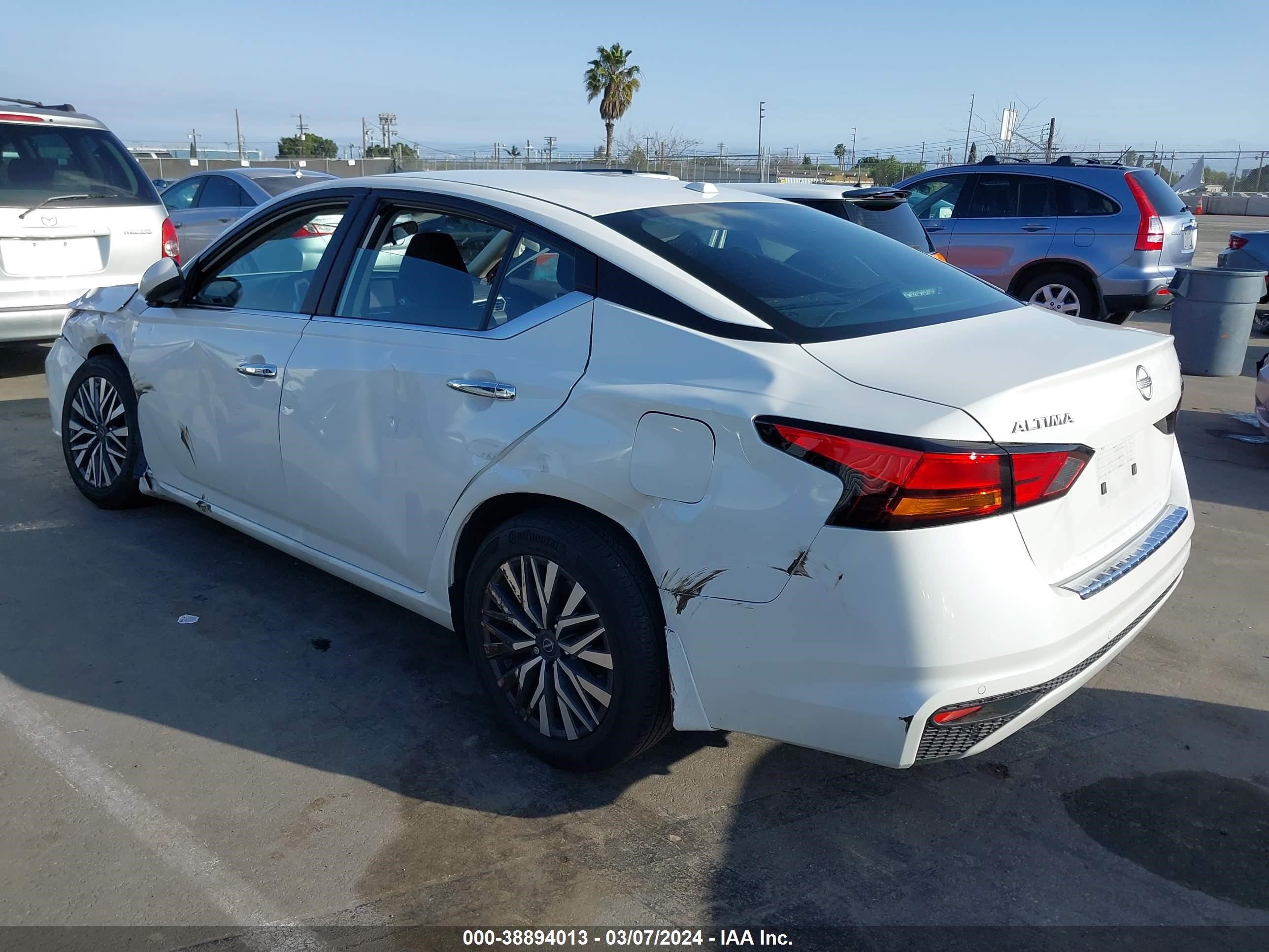 Photo 2 VIN: 1N4BL4DV6PN408714 - NISSAN ALTIMA 