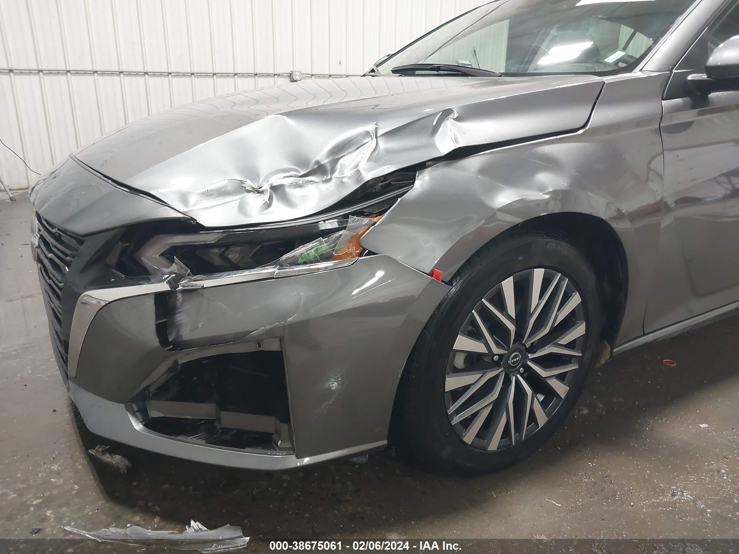 Photo 16 VIN: 1N4BL4DV8PN384917 - NISSAN ALTIMA 