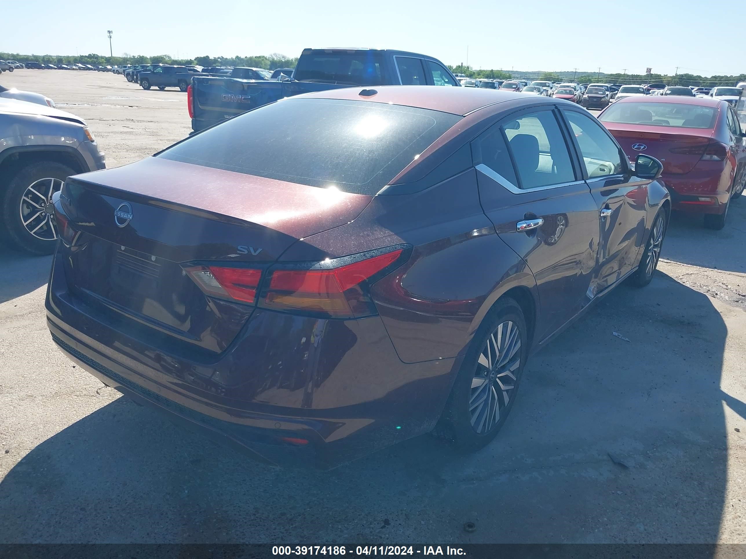 Photo 3 VIN: 1N4BL4DV9PN361811 - NISSAN ALTIMA 