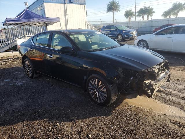 Photo 3 VIN: 1N4BL4DW2PN339335 - NISSAN ALTIMA SV 