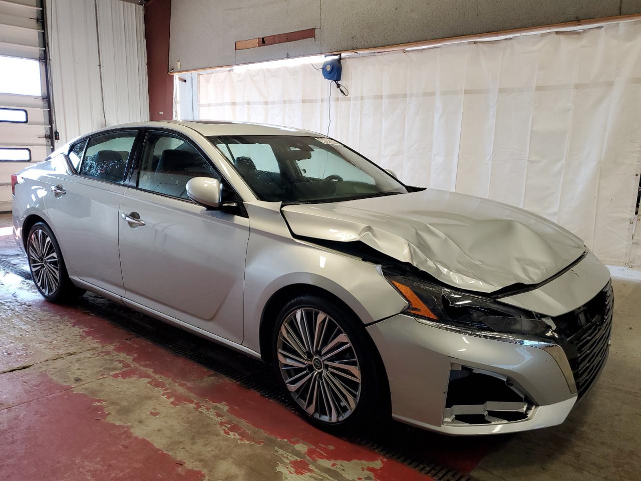 Photo 3 VIN: 1N4BL4EV7PN371512 - NISSAN ALTIMA 