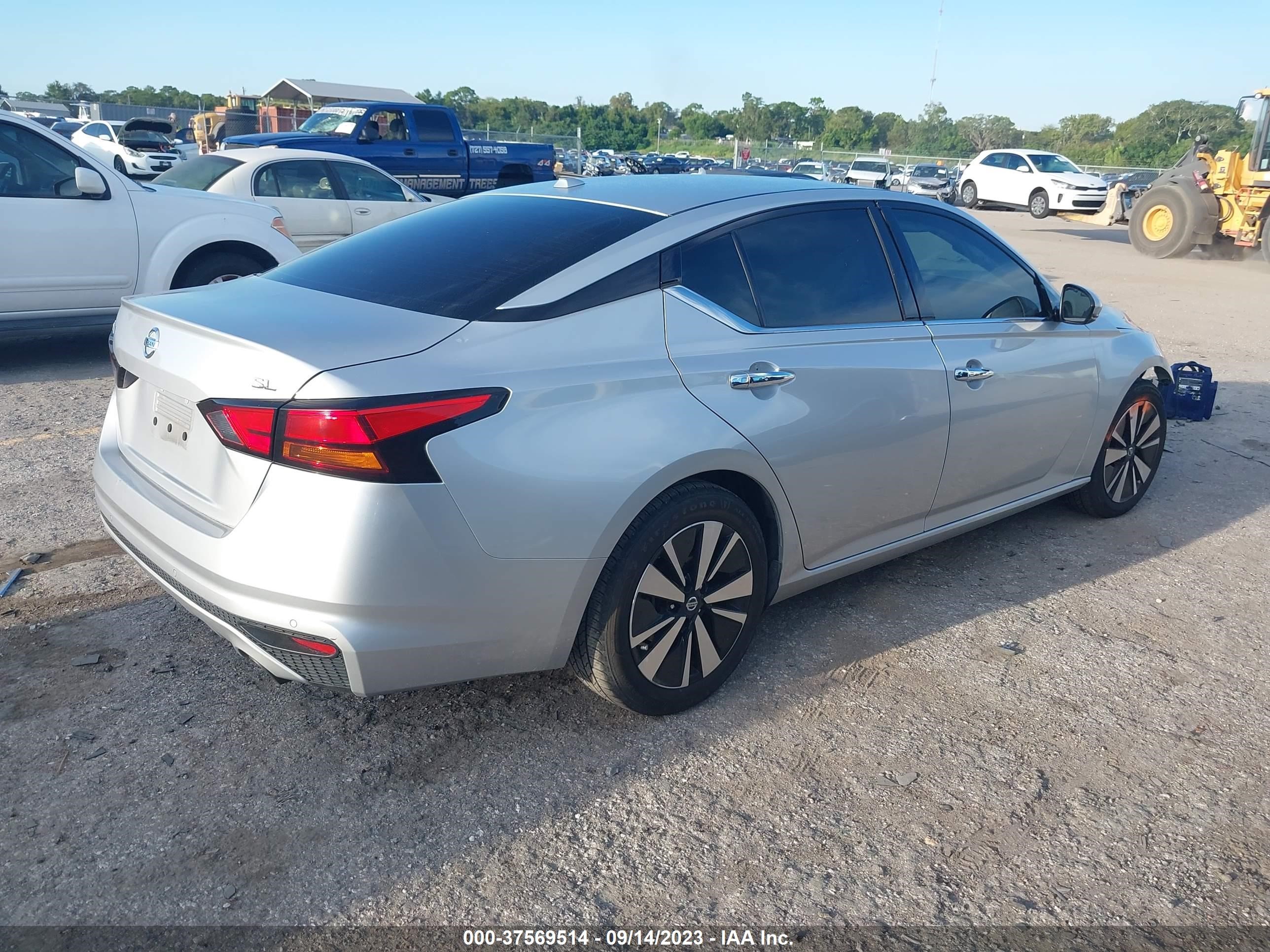 Photo 3 VIN: 1N4BL4EVXLC135118 - NISSAN ALTIMA 