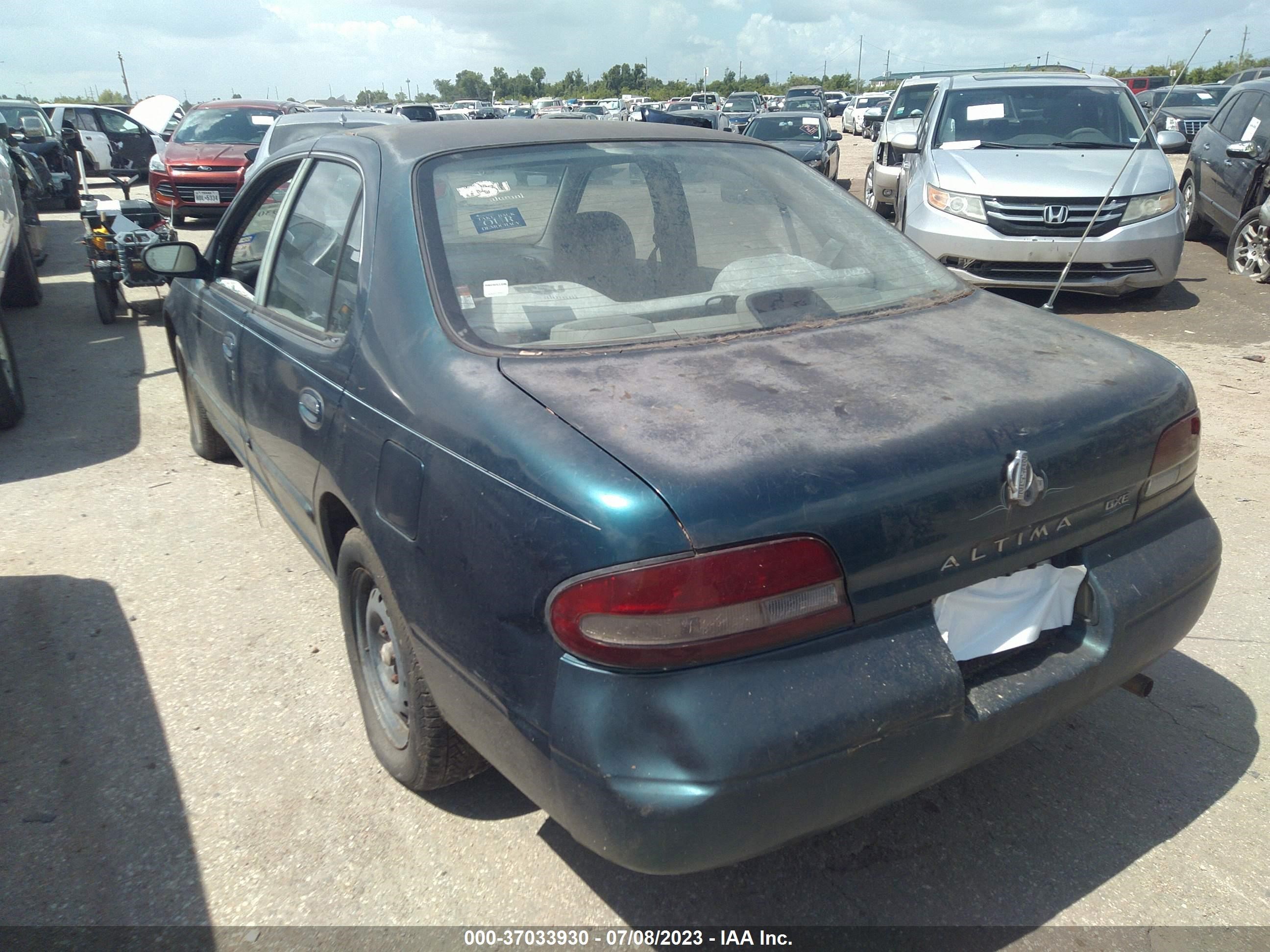 Photo 2 VIN: 1N4BU31D1SC167233 - NISSAN ALTIMA 