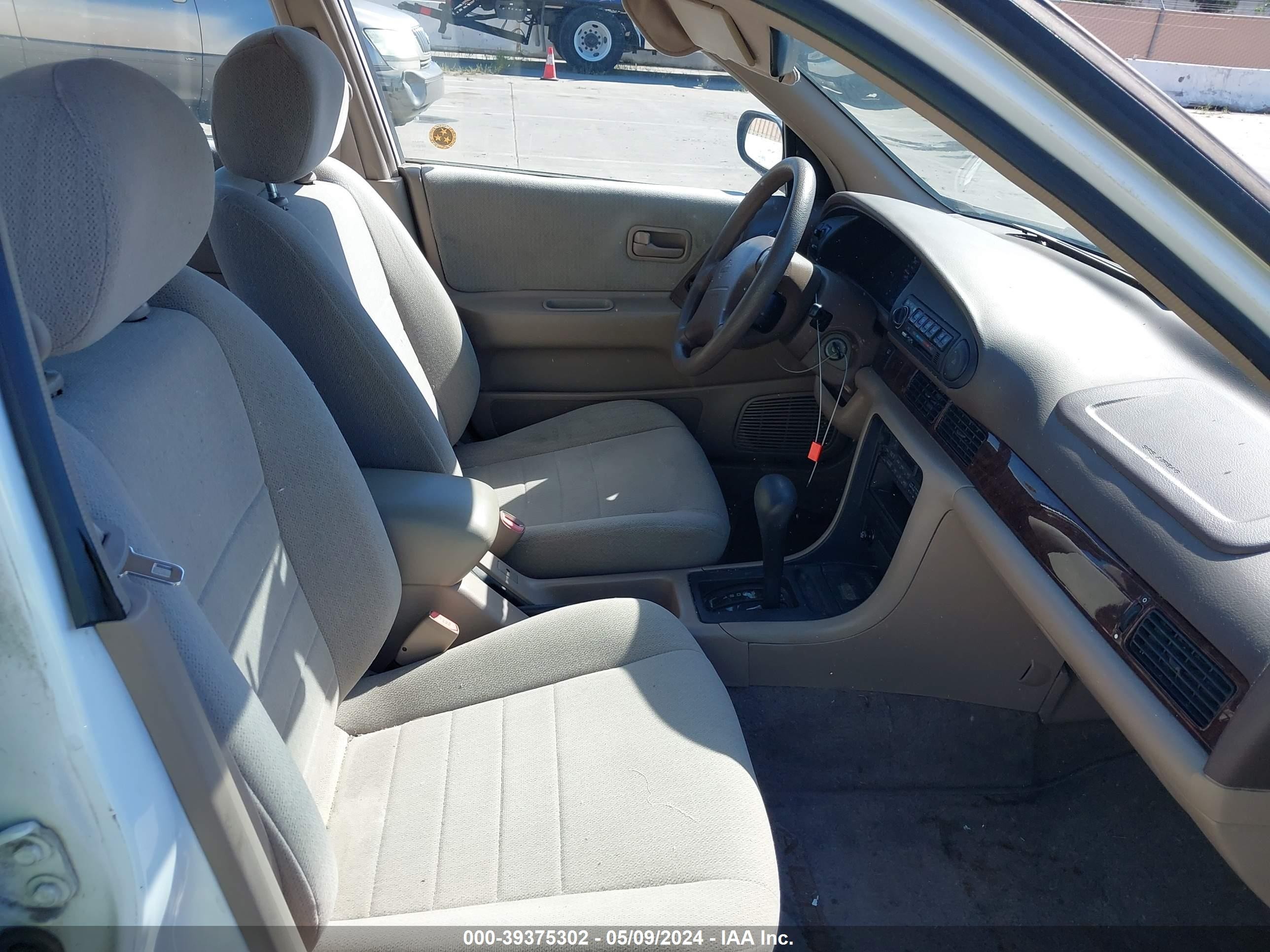 Photo 4 VIN: 1N4BU31D5TC161954 - NISSAN ALTIMA 