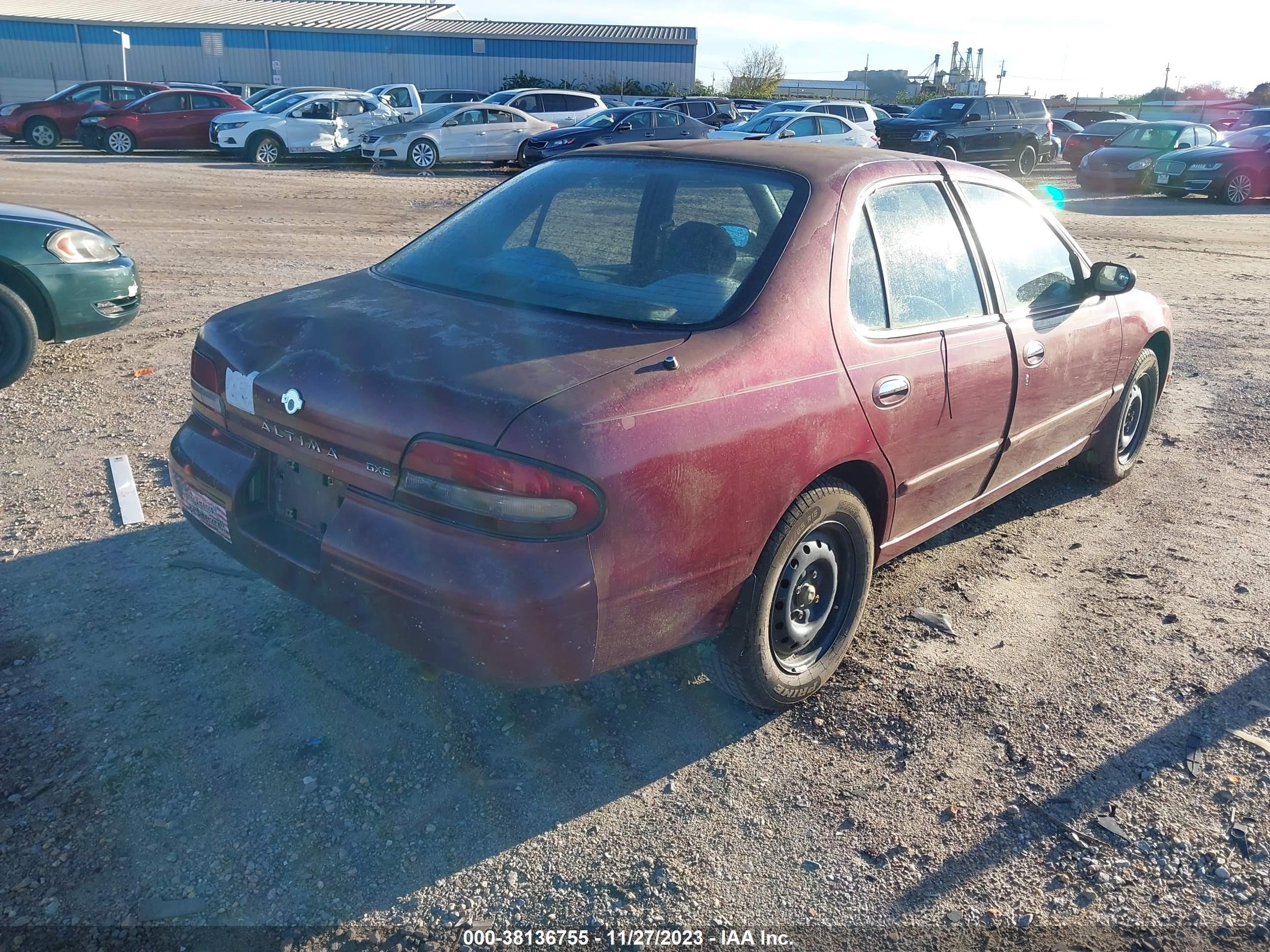 Photo 3 VIN: 1N4BU31D6TC141440 - NISSAN ALTIMA 