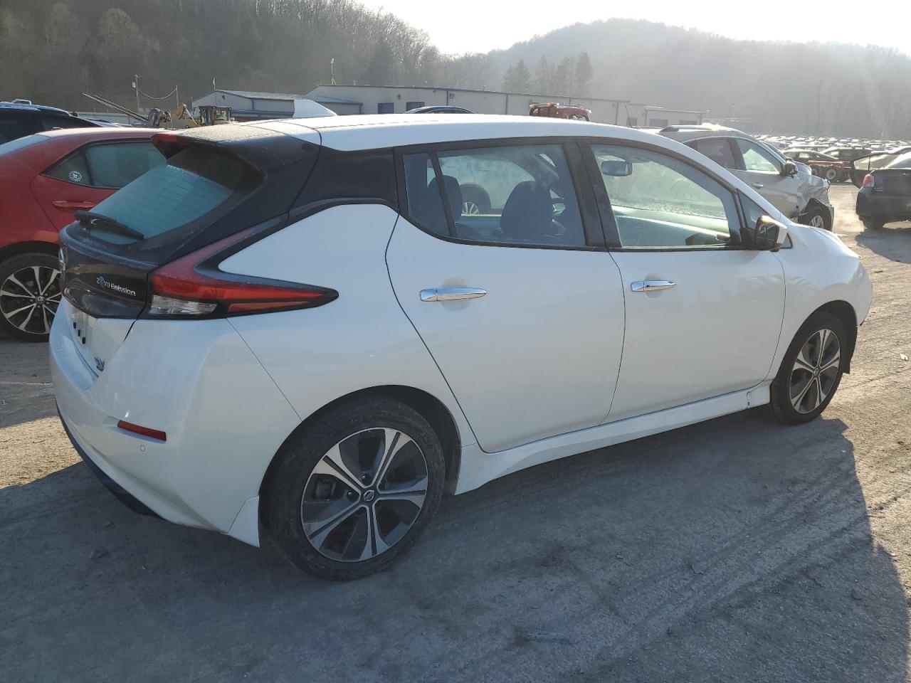 Photo 2 VIN: 1N4BZ1CP8LC308927 - NISSAN LEAF 