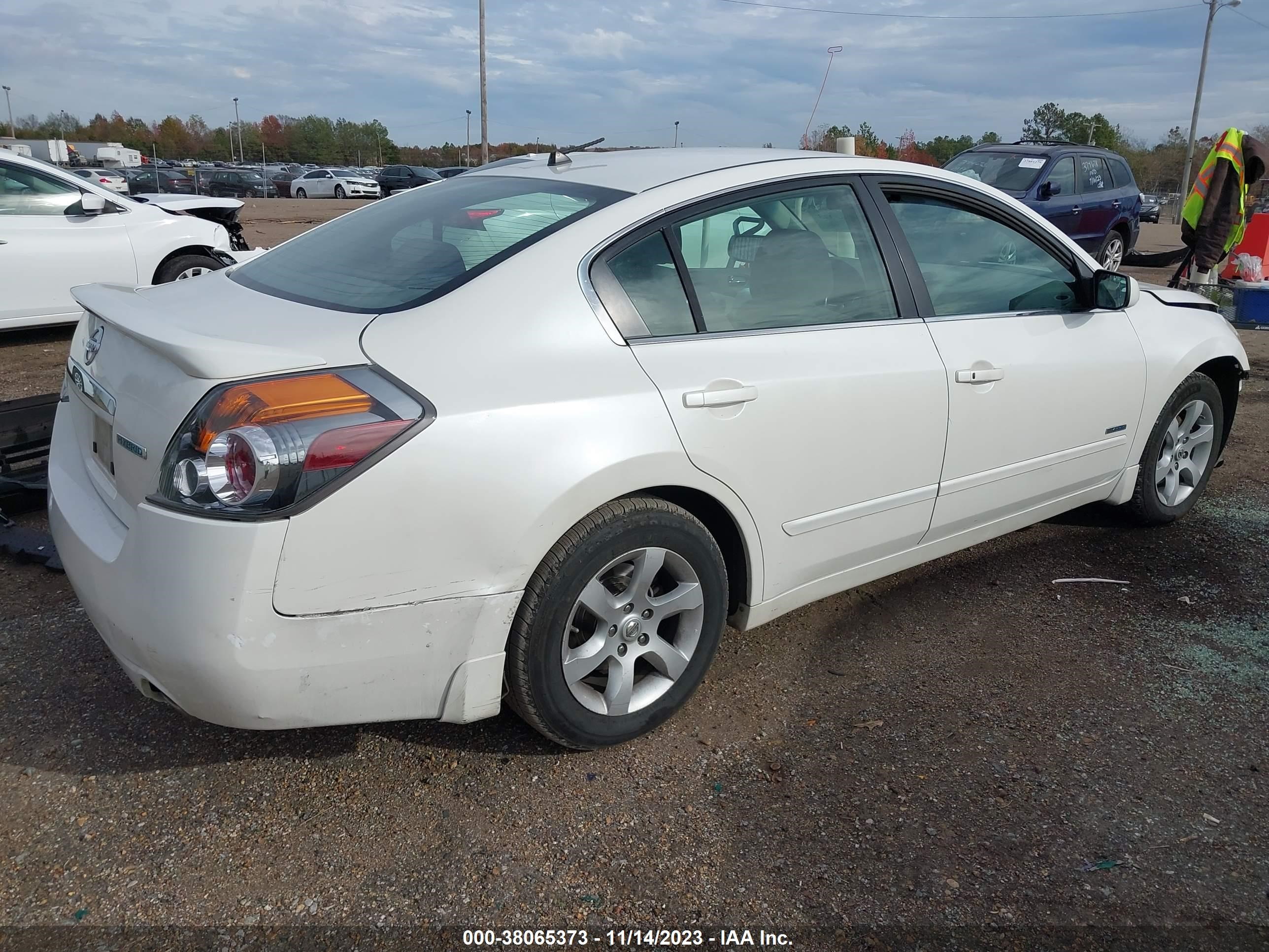 Photo 3 VIN: 1N4CL21E68C144405 - NISSAN ALTIMA 