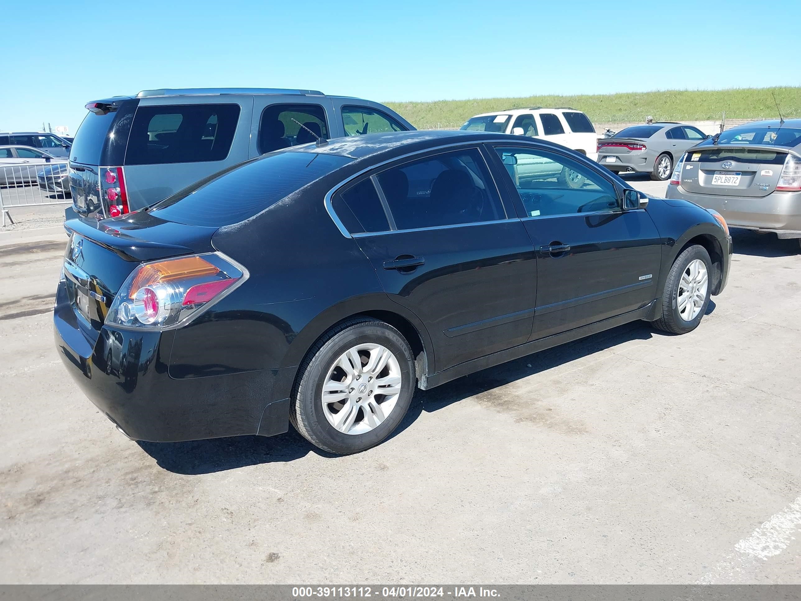 Photo 3 VIN: 1N4CL2AP1BC105570 - NISSAN ALTIMA 