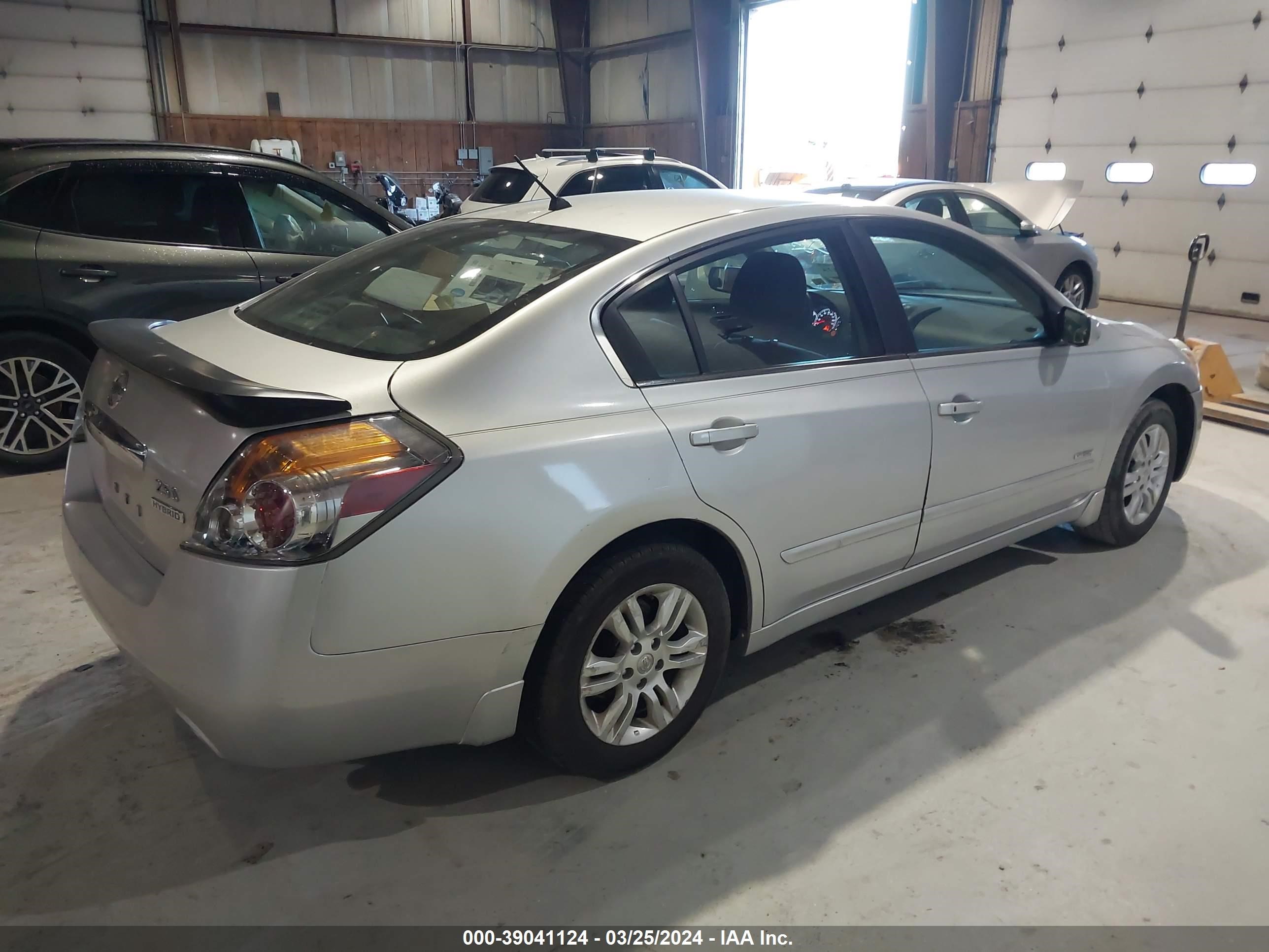 Photo 3 VIN: 1N4CL2AP3BC151398 - NISSAN ALTIMA 