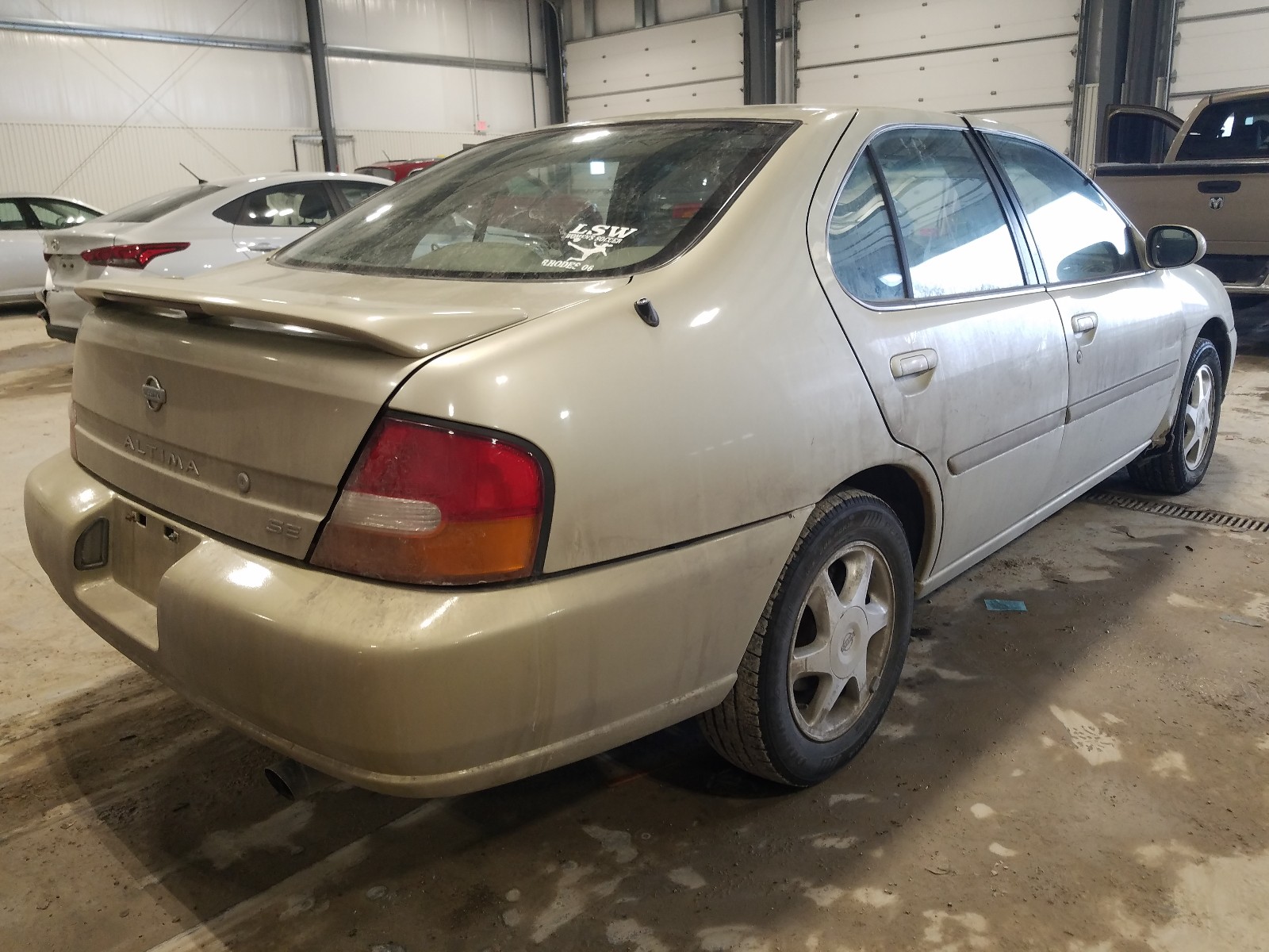 Photo 3 VIN: 1N4DL01D0XC143930 - NISSAN ALTIMA XE 